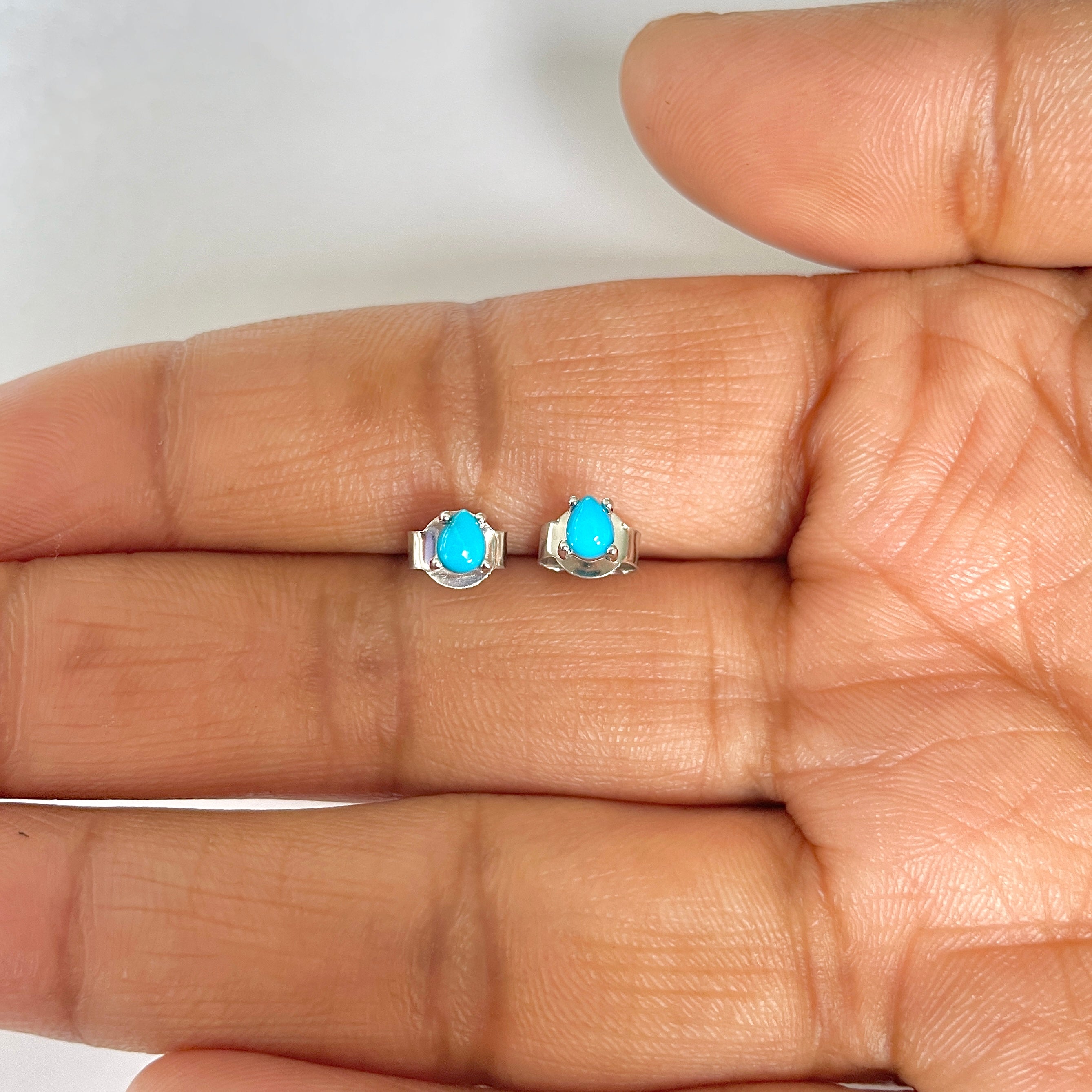 Turquoise Stud Earring-(TRQ-RDE-1114)