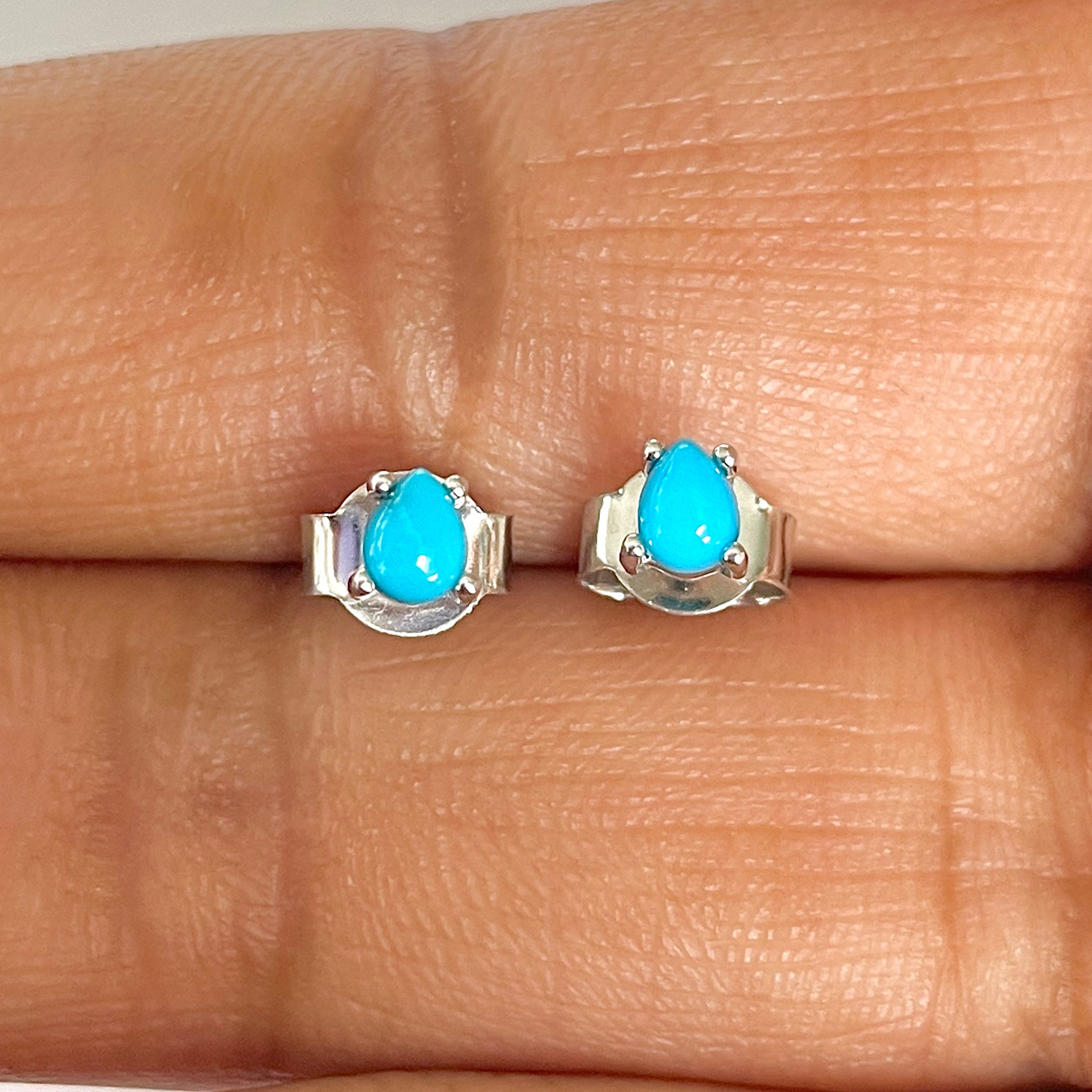 Turquoise Stud Earring-(TRQ-RDE-1114)