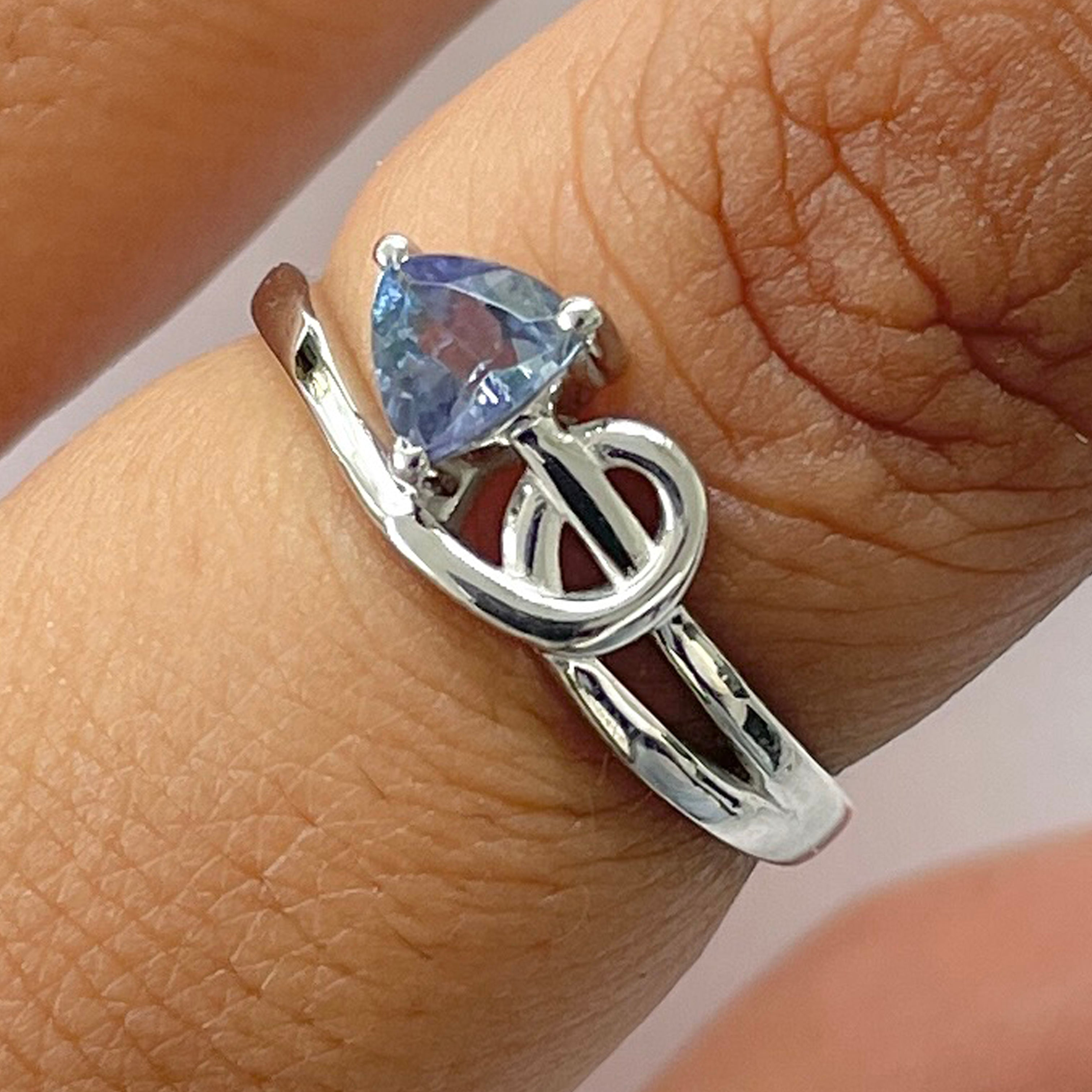 Tanzanite Ring-(TZN-RDR-2628.)