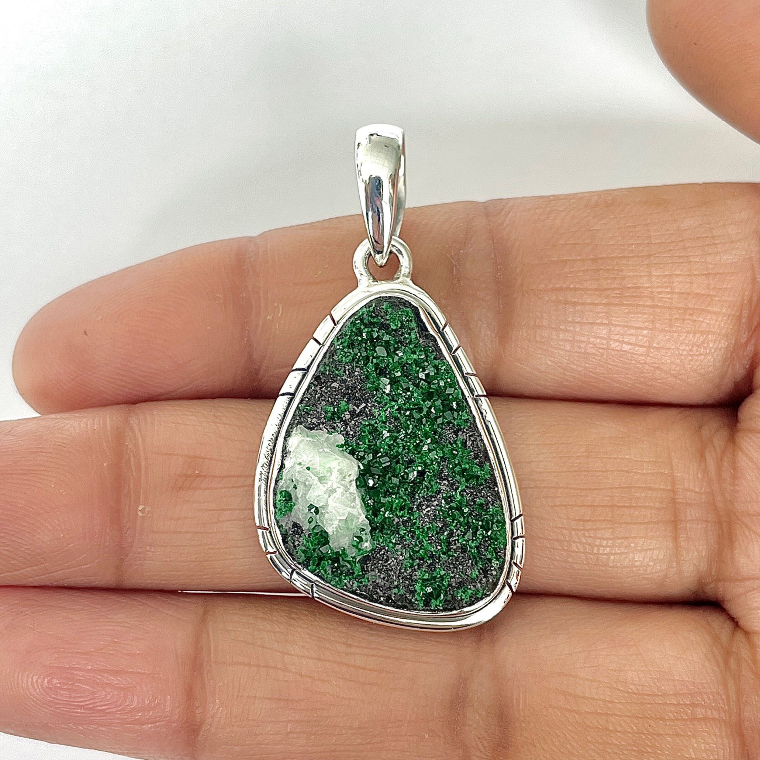 Uvarovite Pendant-(UVR-1-14)