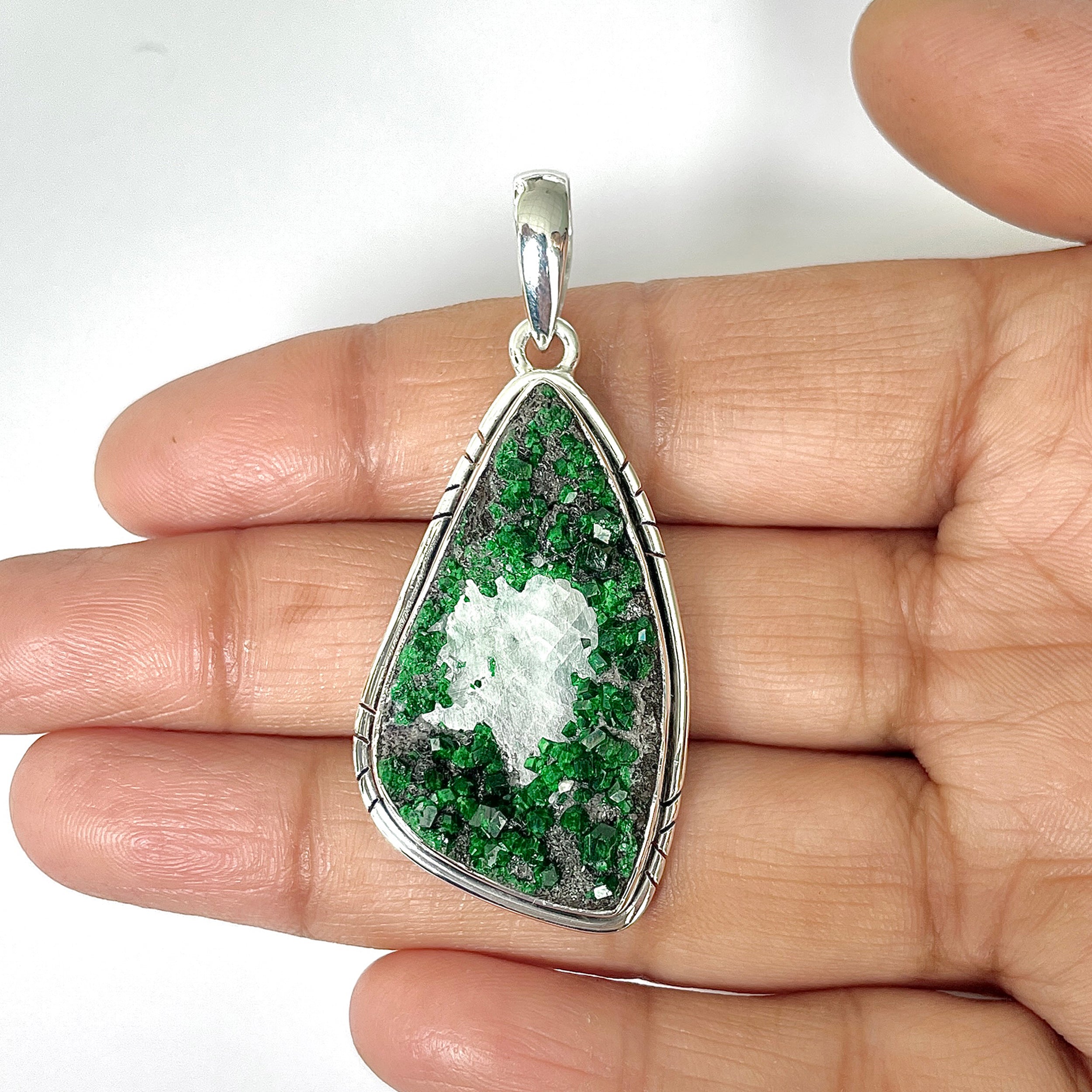 Uvarovite Pendant-(UVR-1-15)