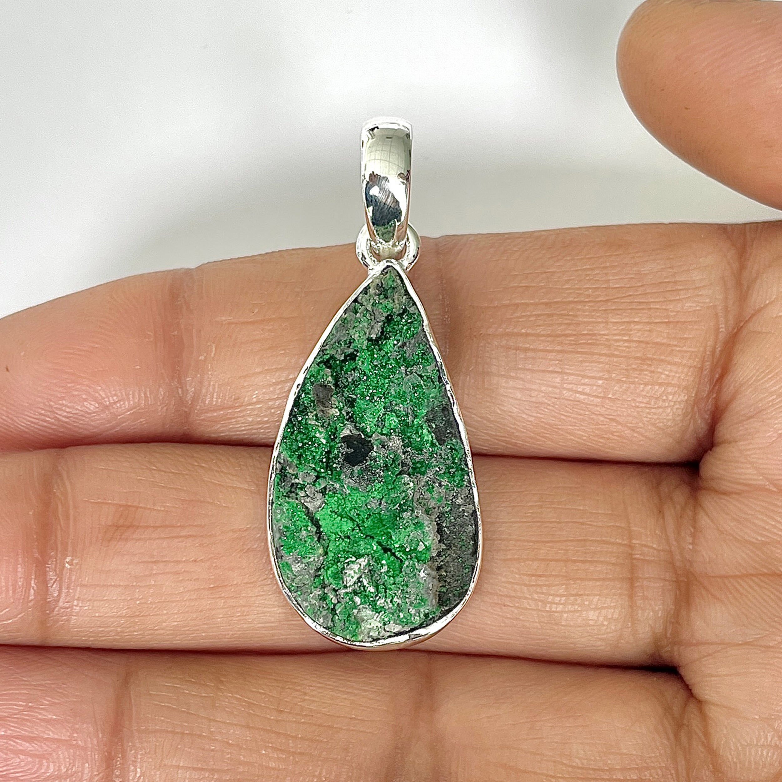 Uvarovite Pendant-(UVR-1-28)
