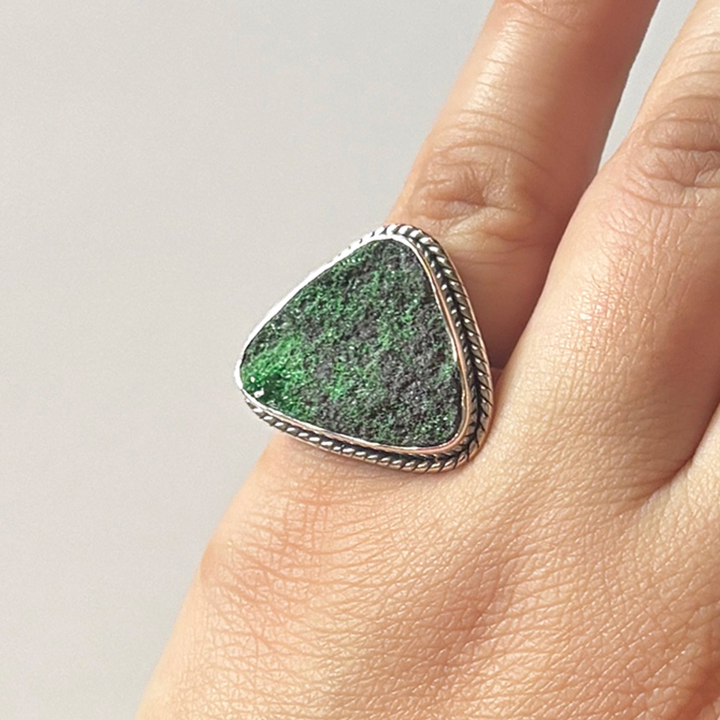 Uvarovite Ring-(UVR-2-100)