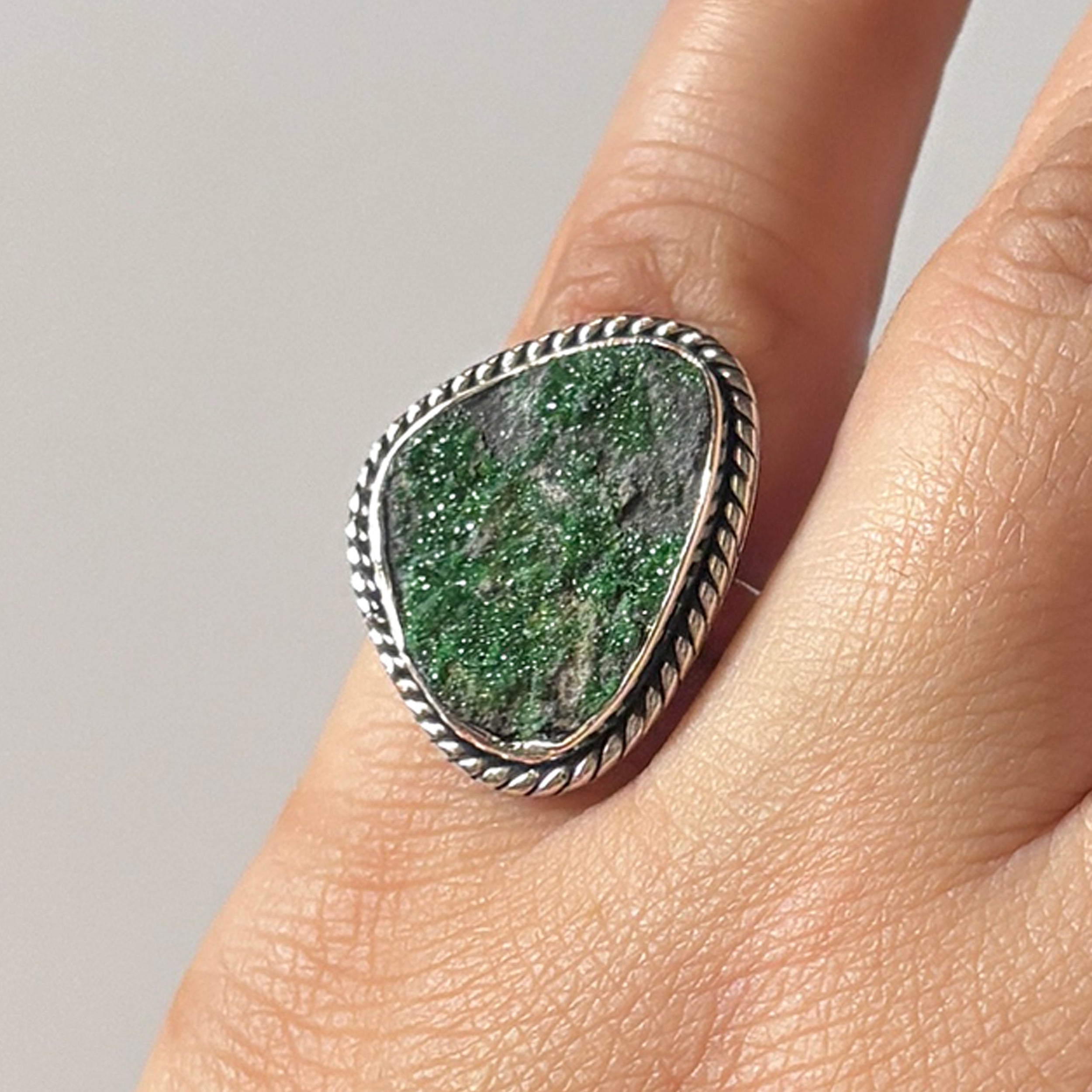 Uvarovite Ring-(UVR-2-105)