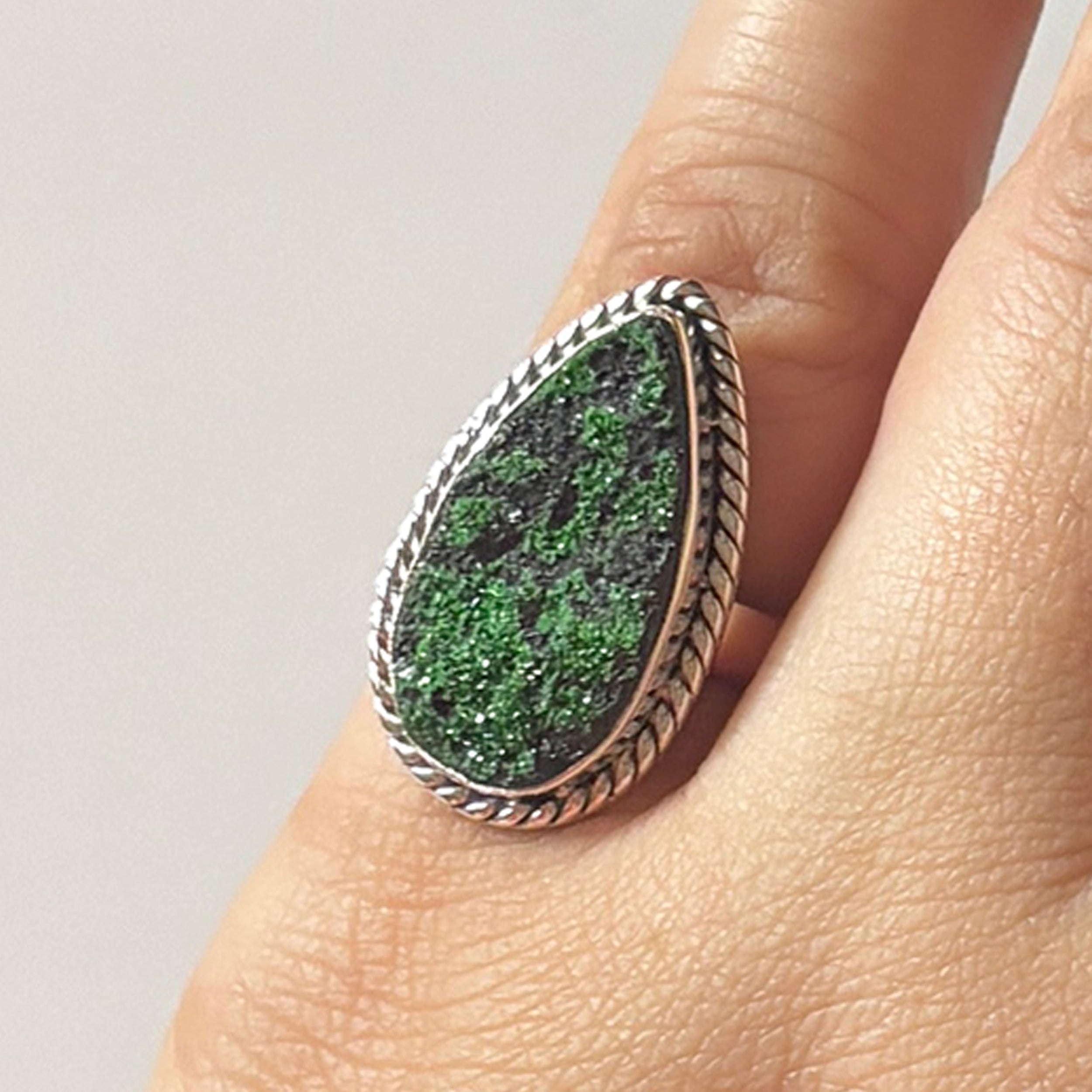 Uvarovite Ring-(UVR-2-115)