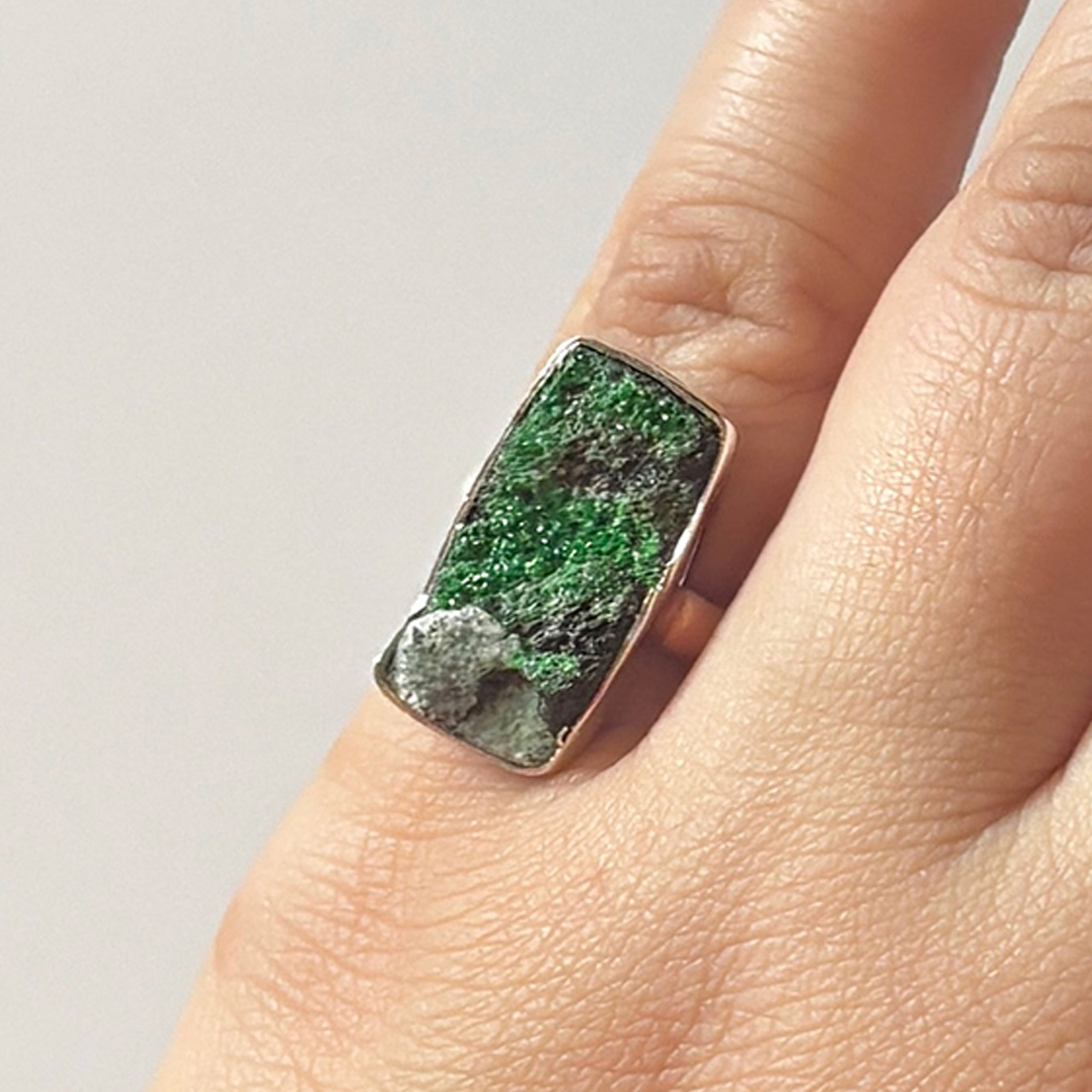 Uvarovite Ring-(UVR-2-116)