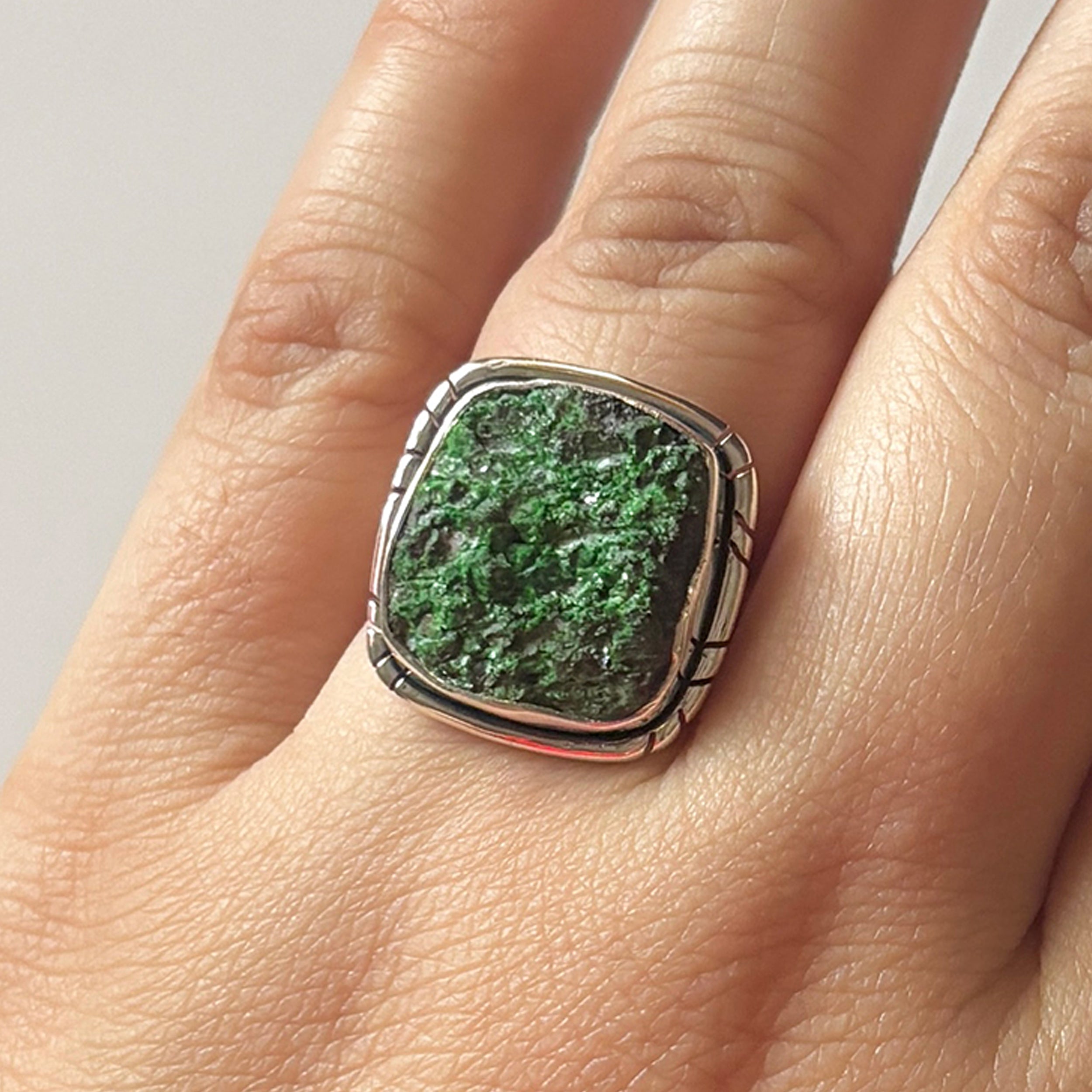 Uvarovite Ring-(UVR-2-120)