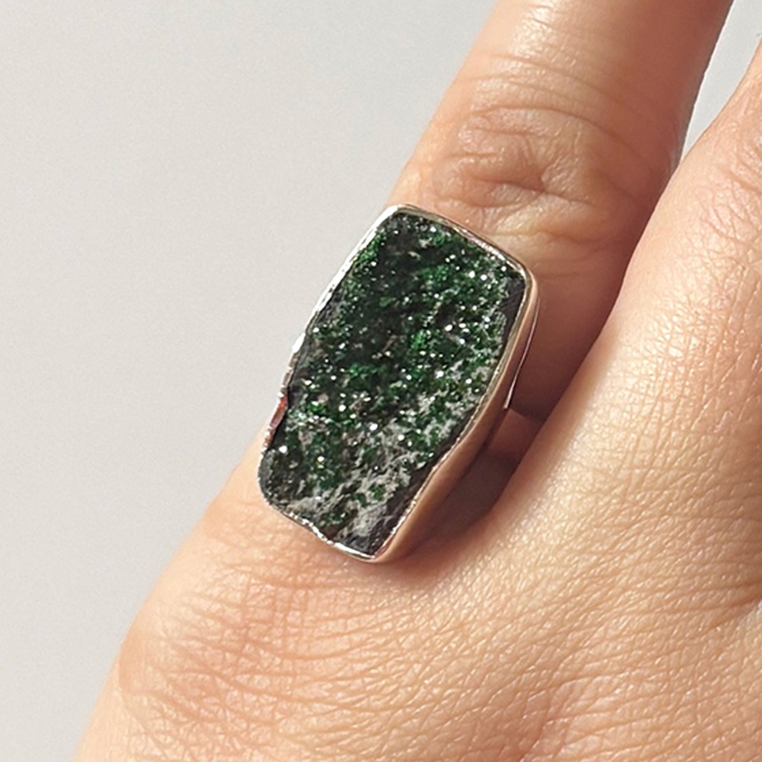 Uvarovite Ring-(UVR-2-122)