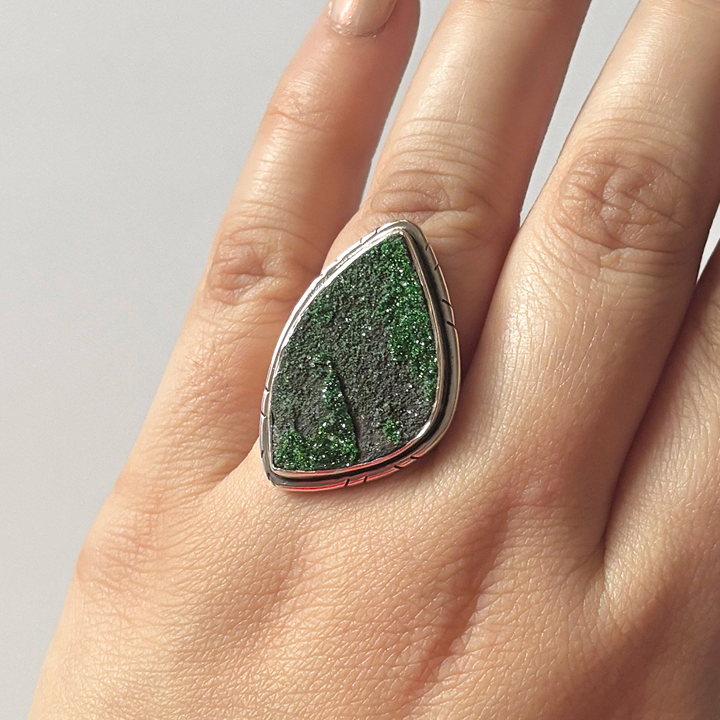 Uvarovite Ring-(UVR-2-127)