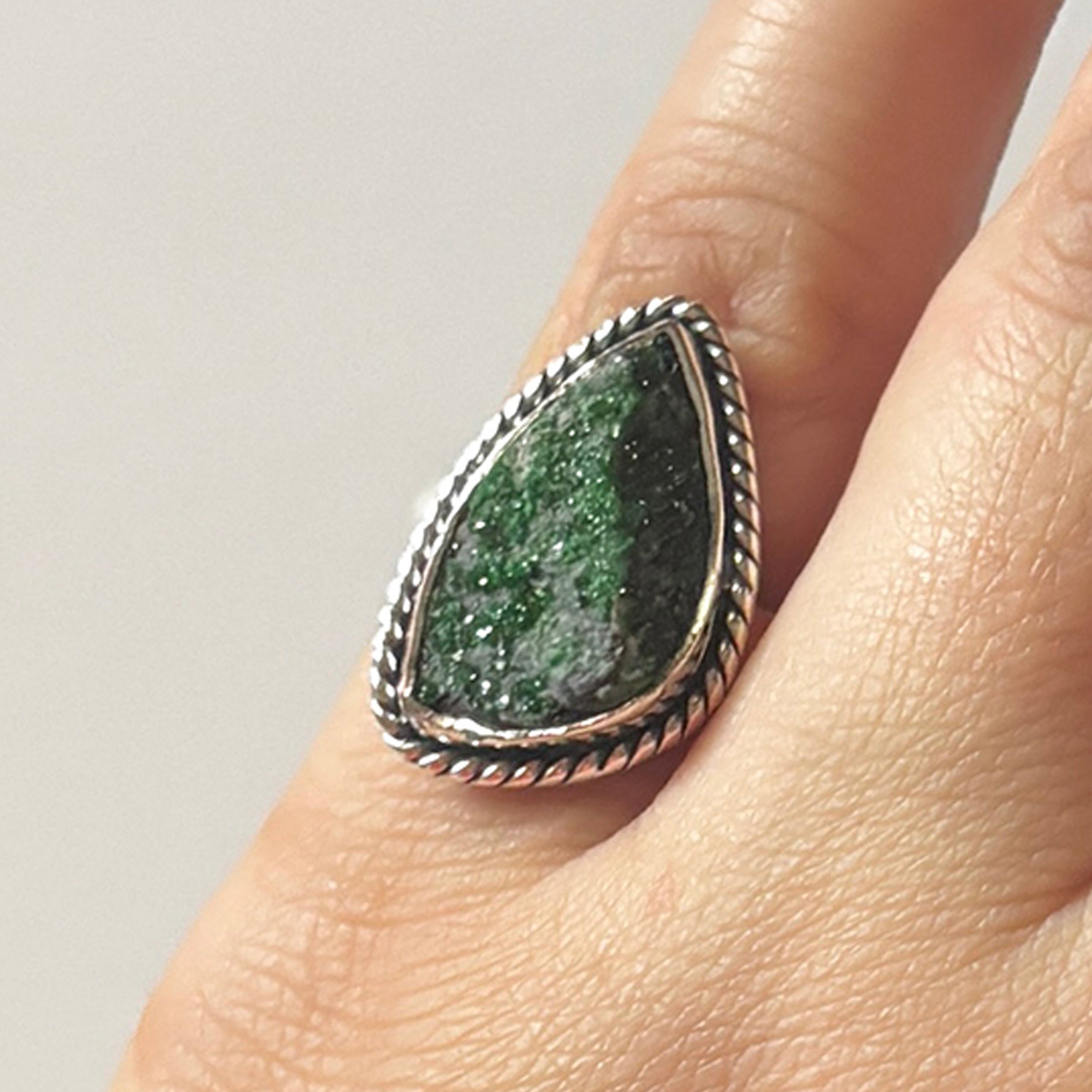 Uvarovite Ring-(UVR-2-133)