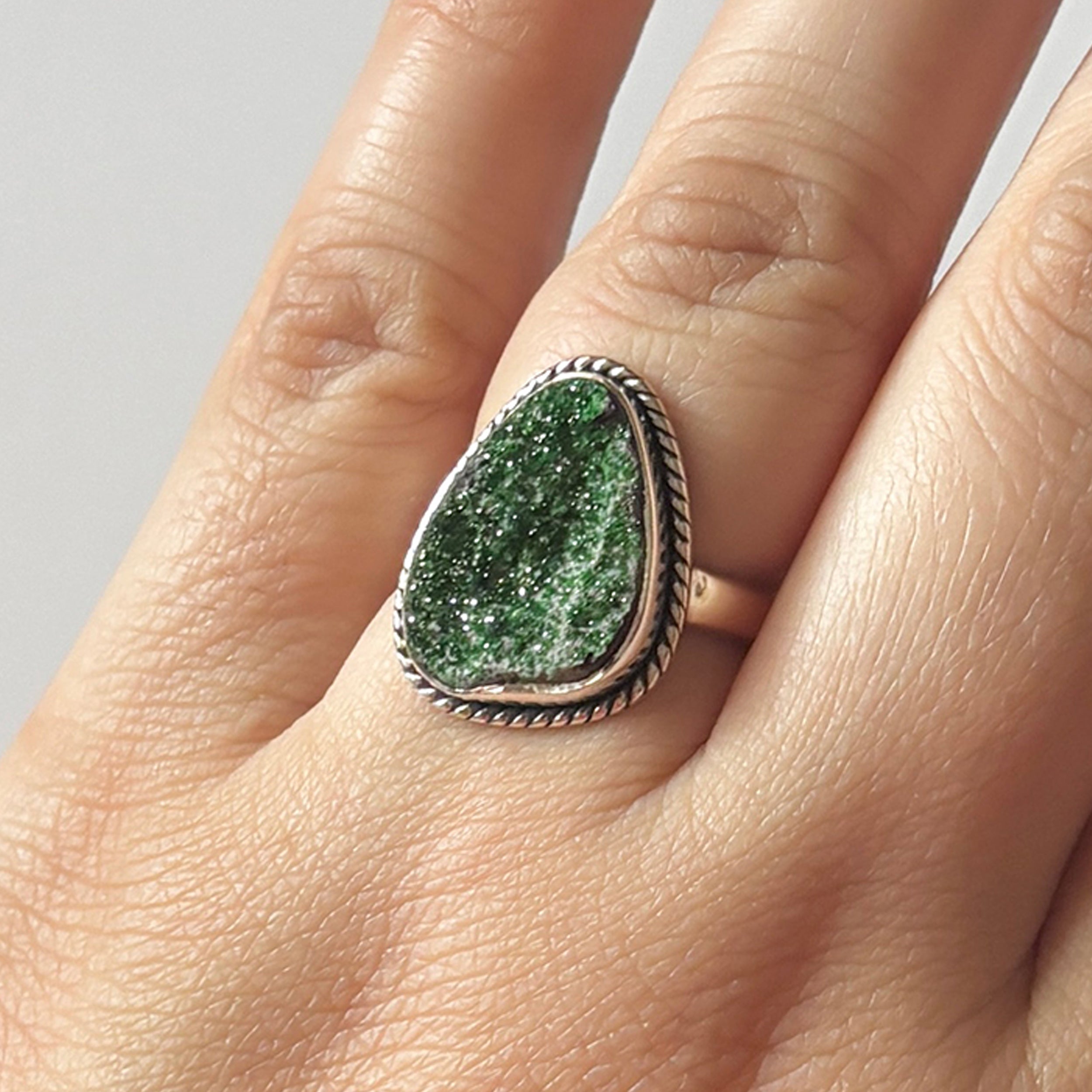 Uvarovite Ring-(UVR-2-136)