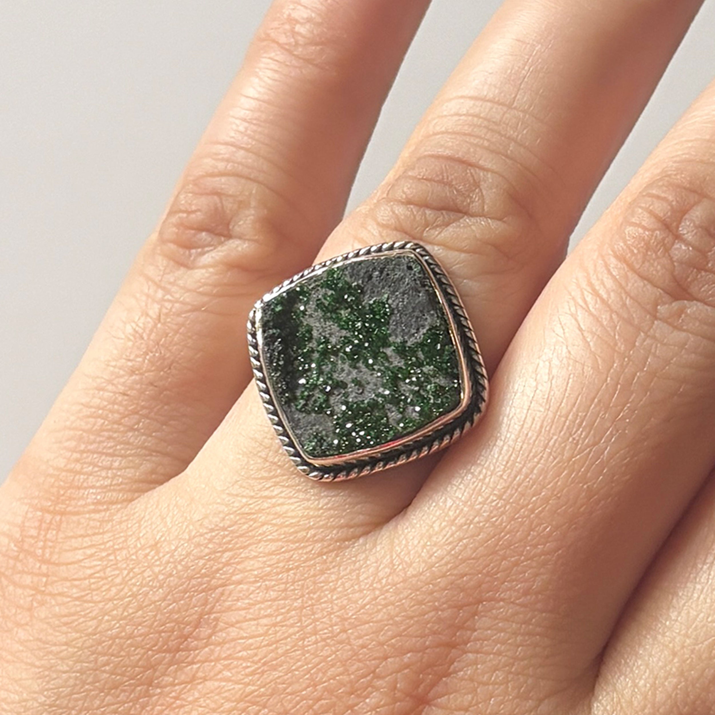 Uvarovite Ring-(UVR-2-44)