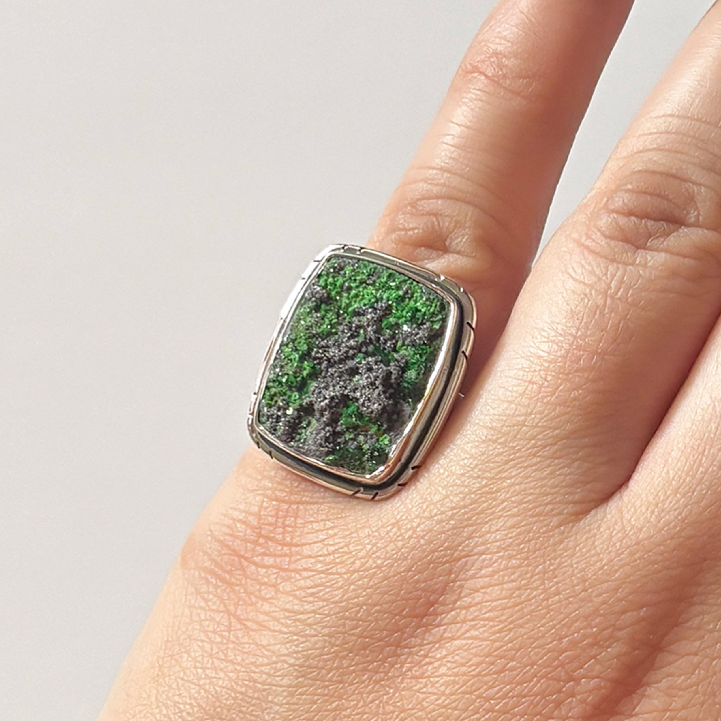 Uvarovite Ring-(UVR-2-59)