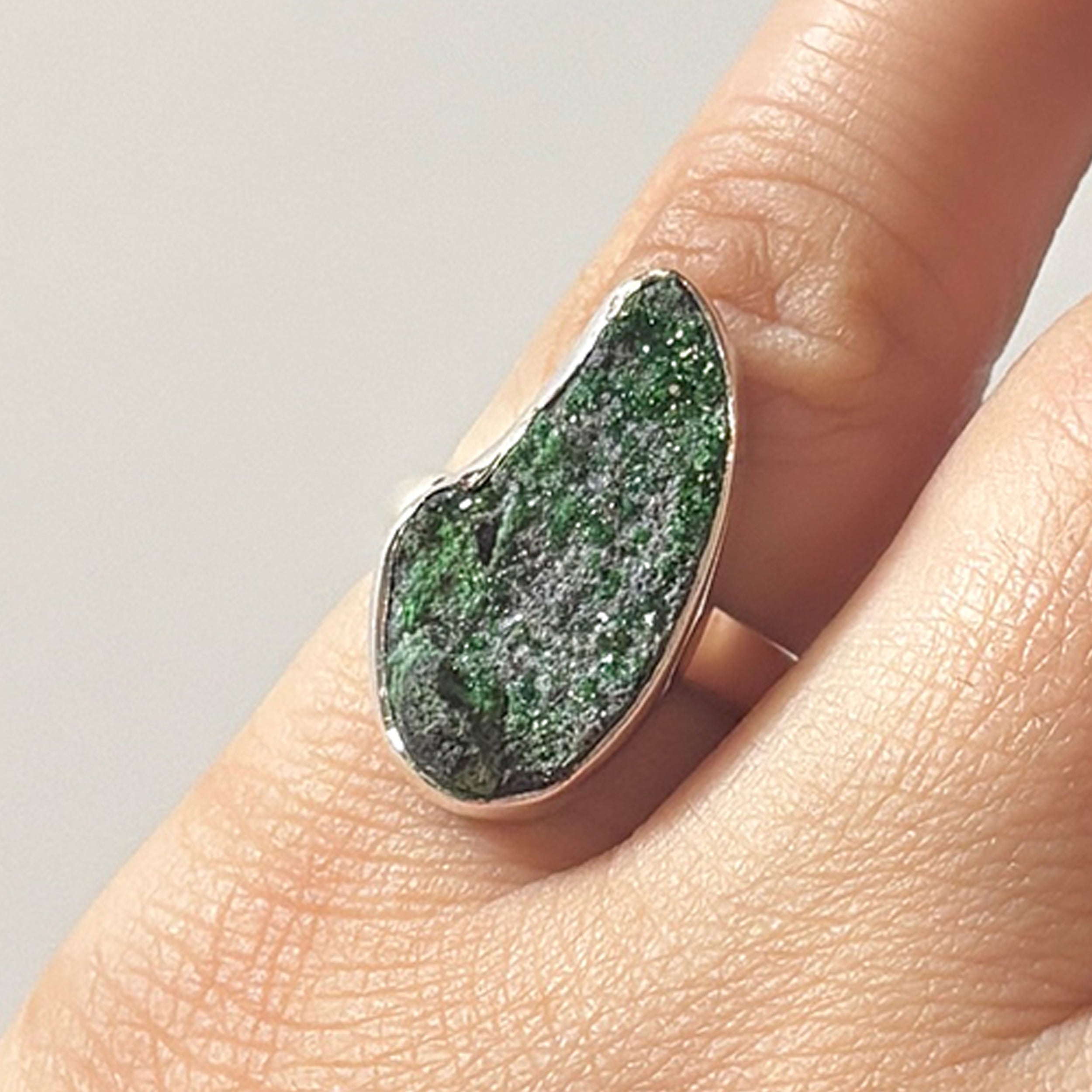 Uvarovite Ring-(UVR-2-69)