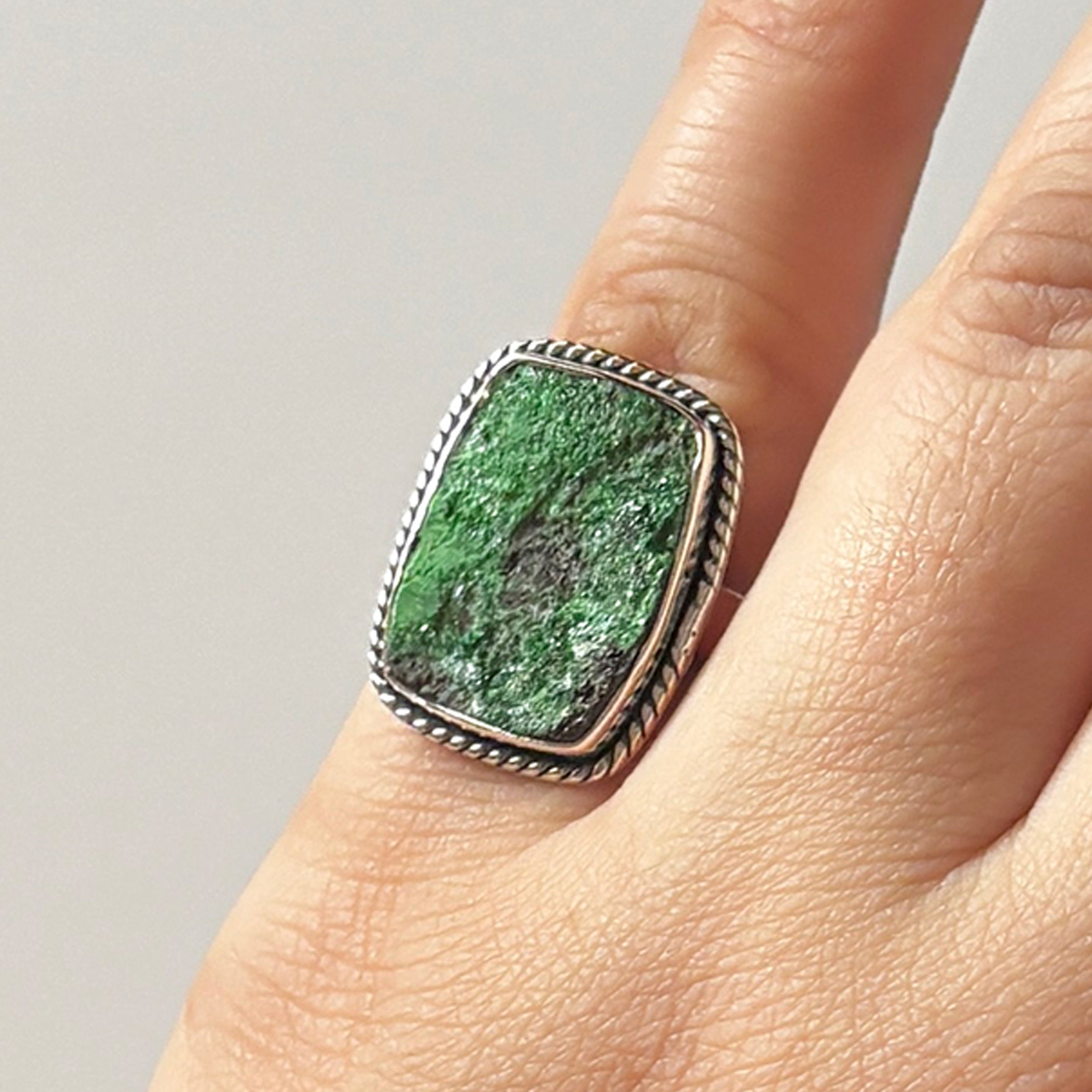 Uvarovite Ring-(UVR-2-72)