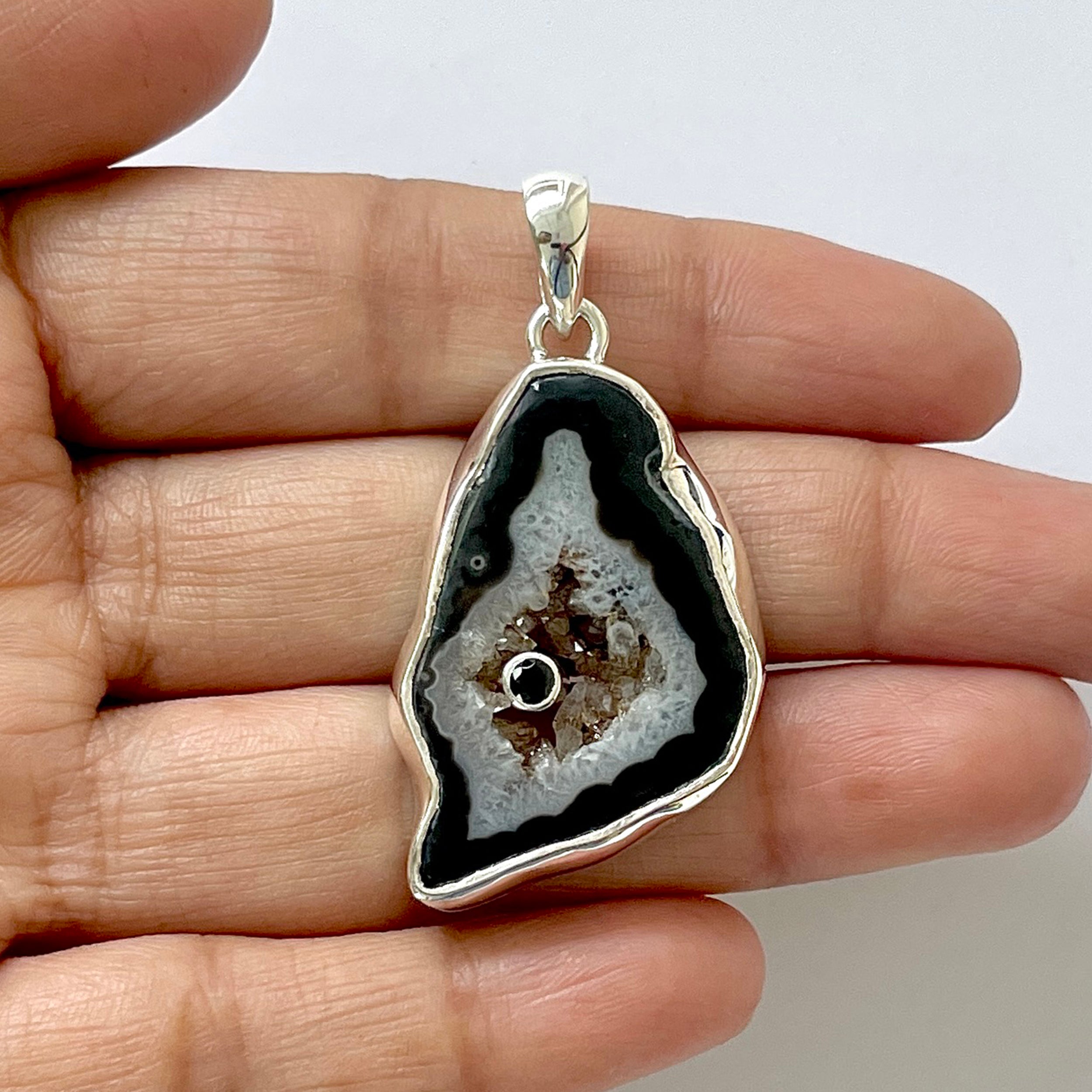 Agate Black Pendant-(ABL-1-17)
