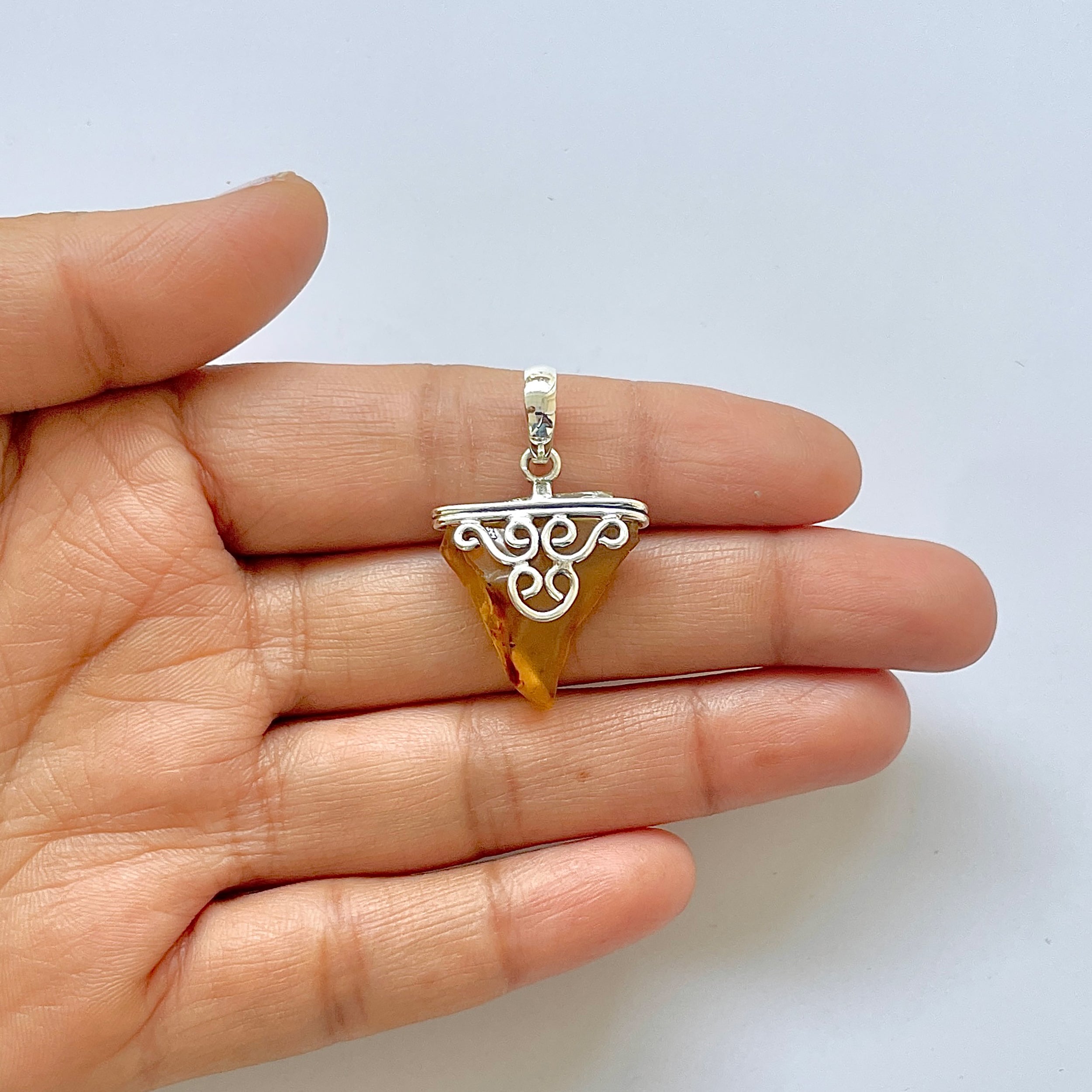 Amber Pendant-(AMB-1-33)