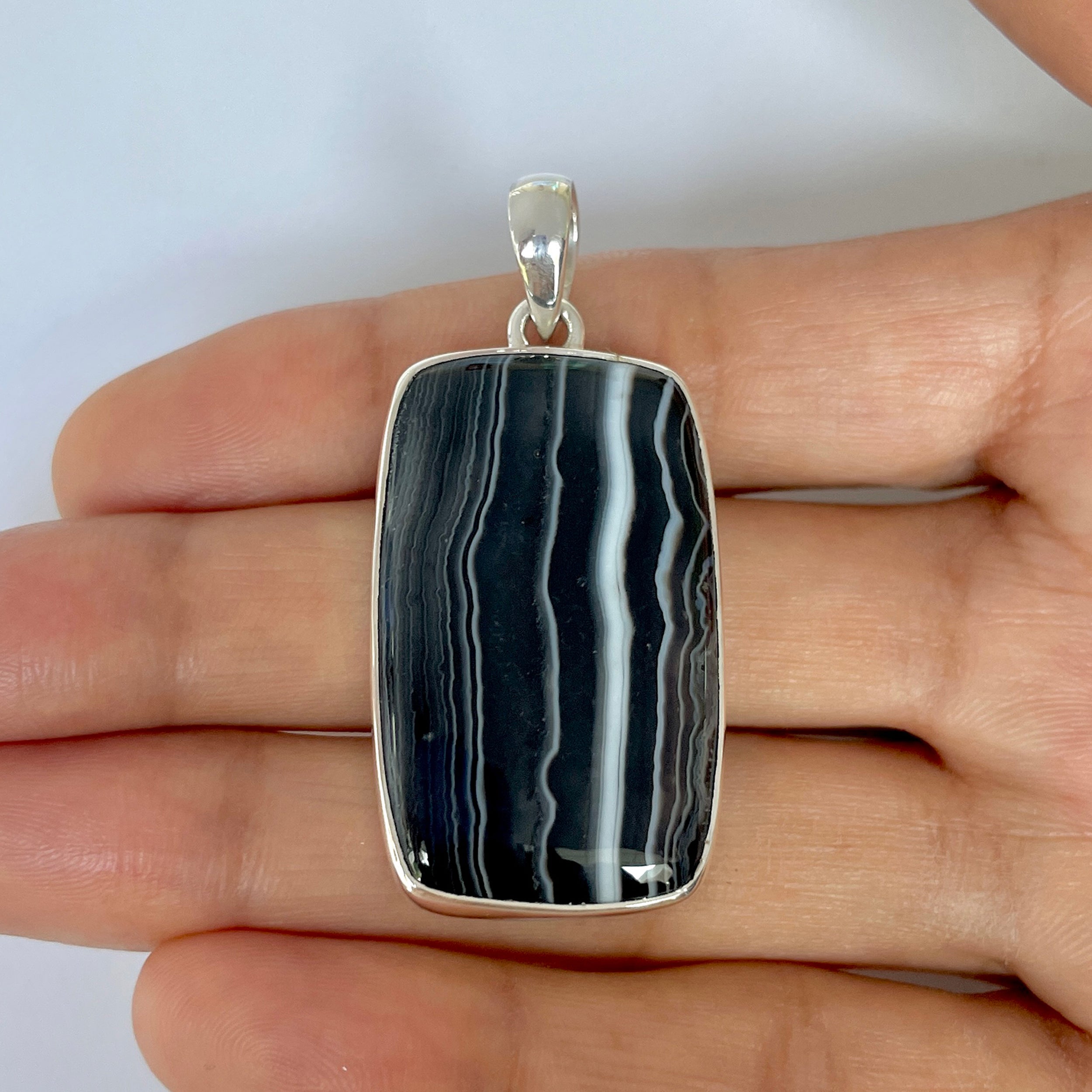Banded Agate Pendant-(BAG-1-16)
