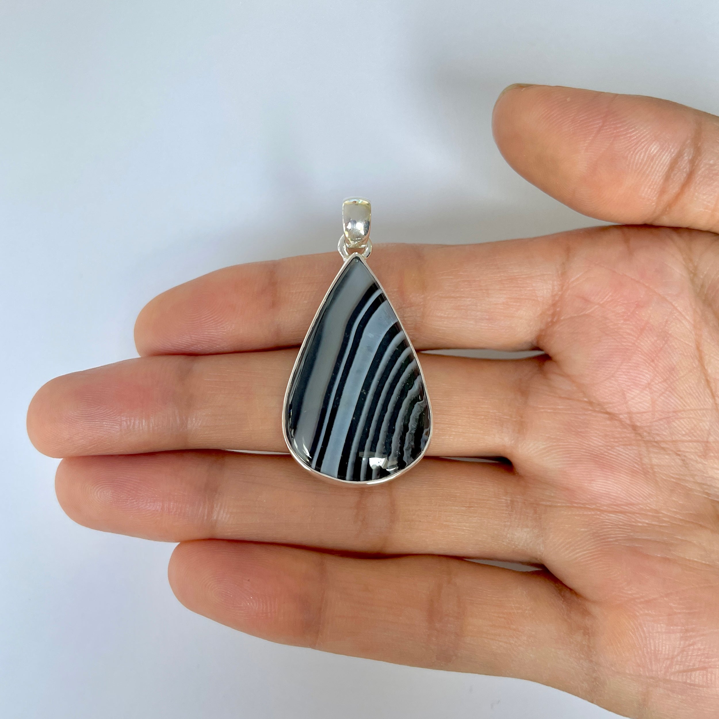 Banded Agate Pendant-(BAG-1-17)