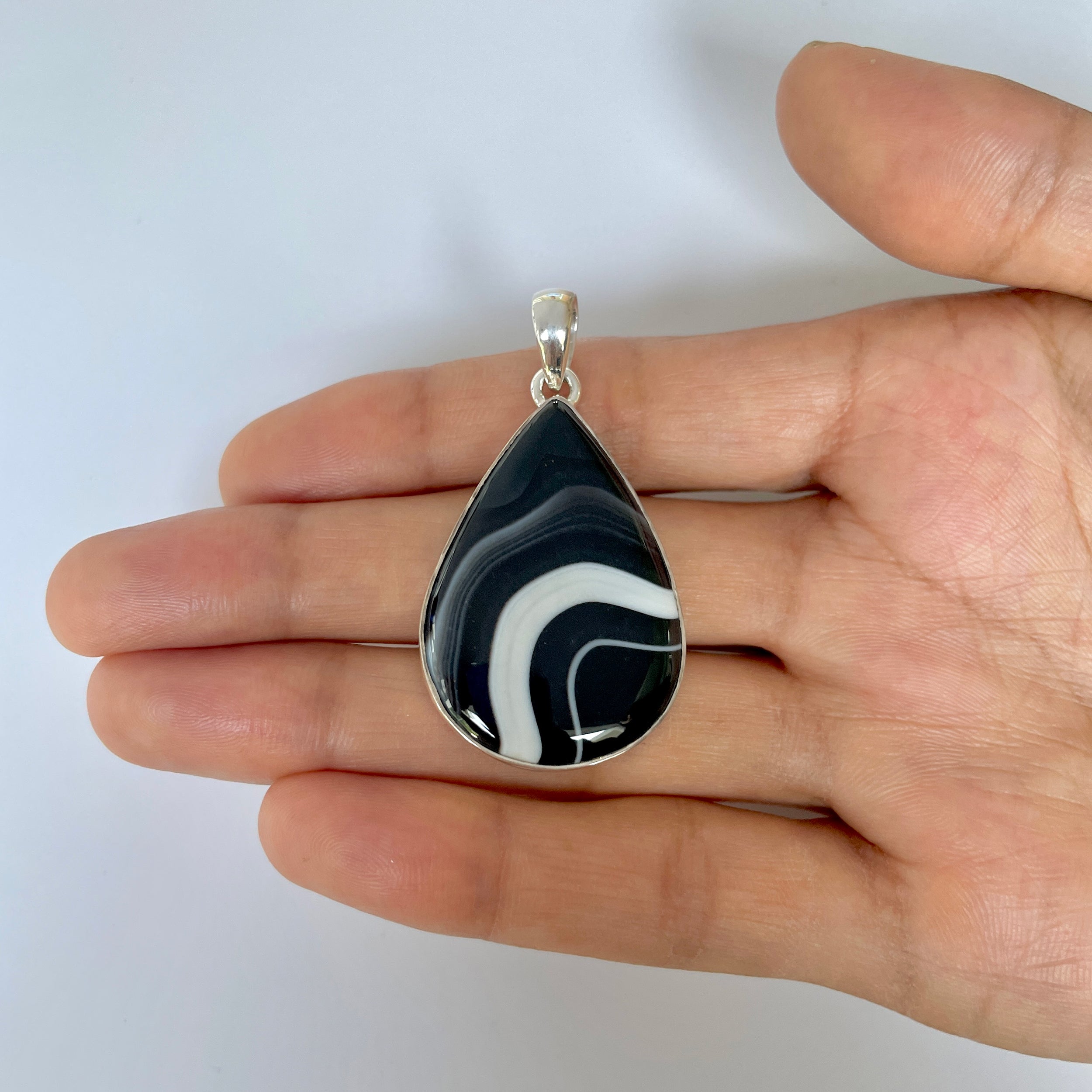 Banded Agate Pendant-(BAG-1-18)