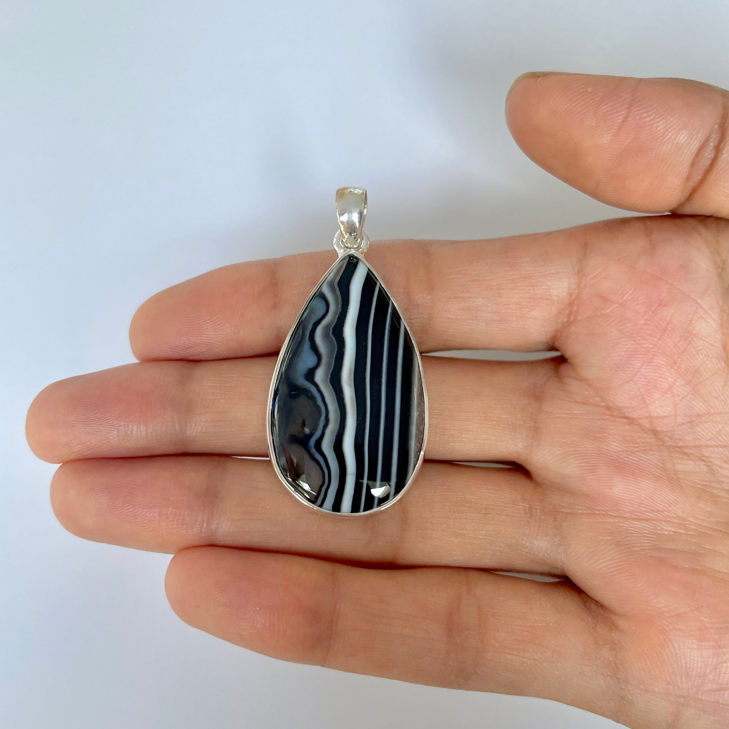 Banded Agate Pendant-(BAG-1-28)