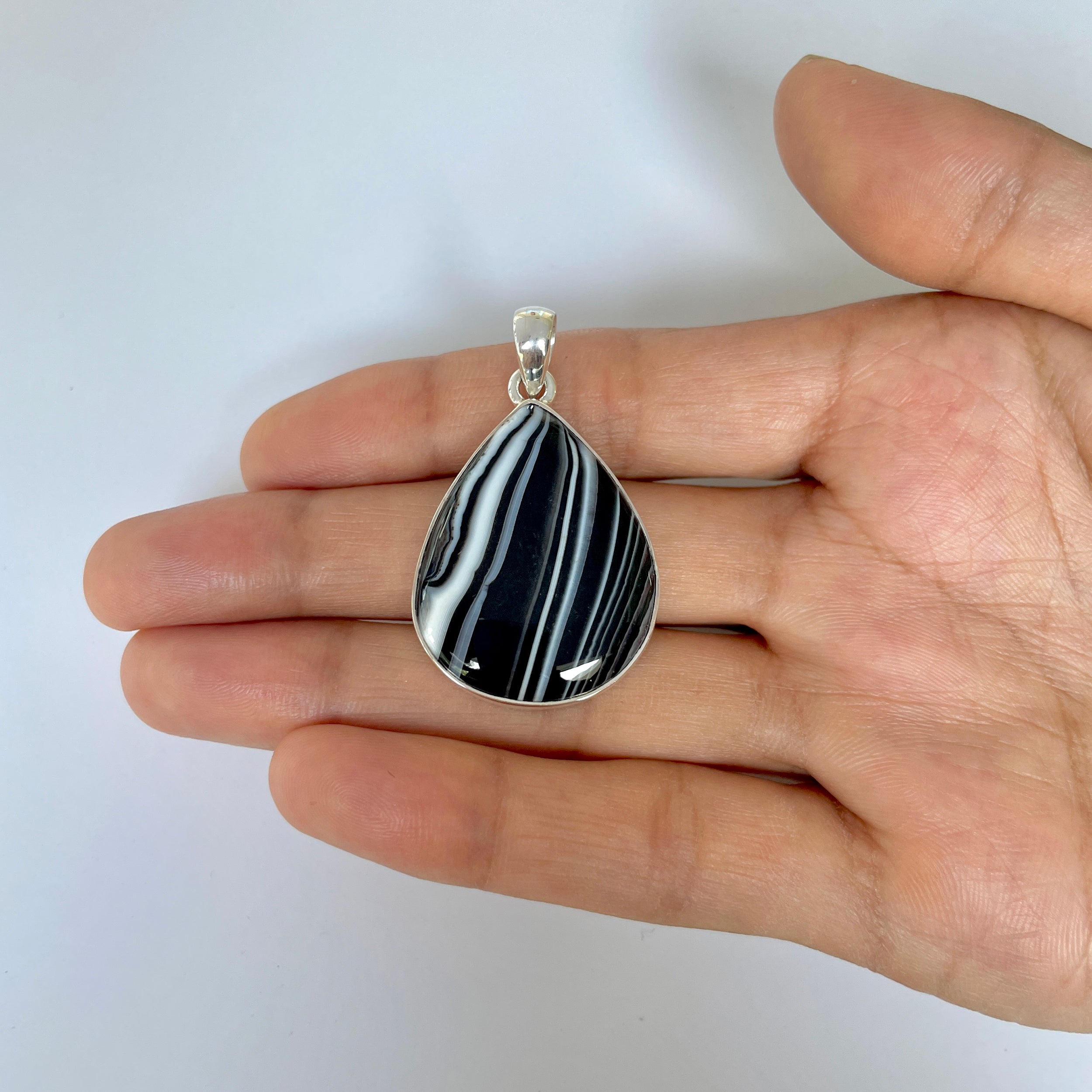 Banded Agate Pendant-(BAG-1-32)