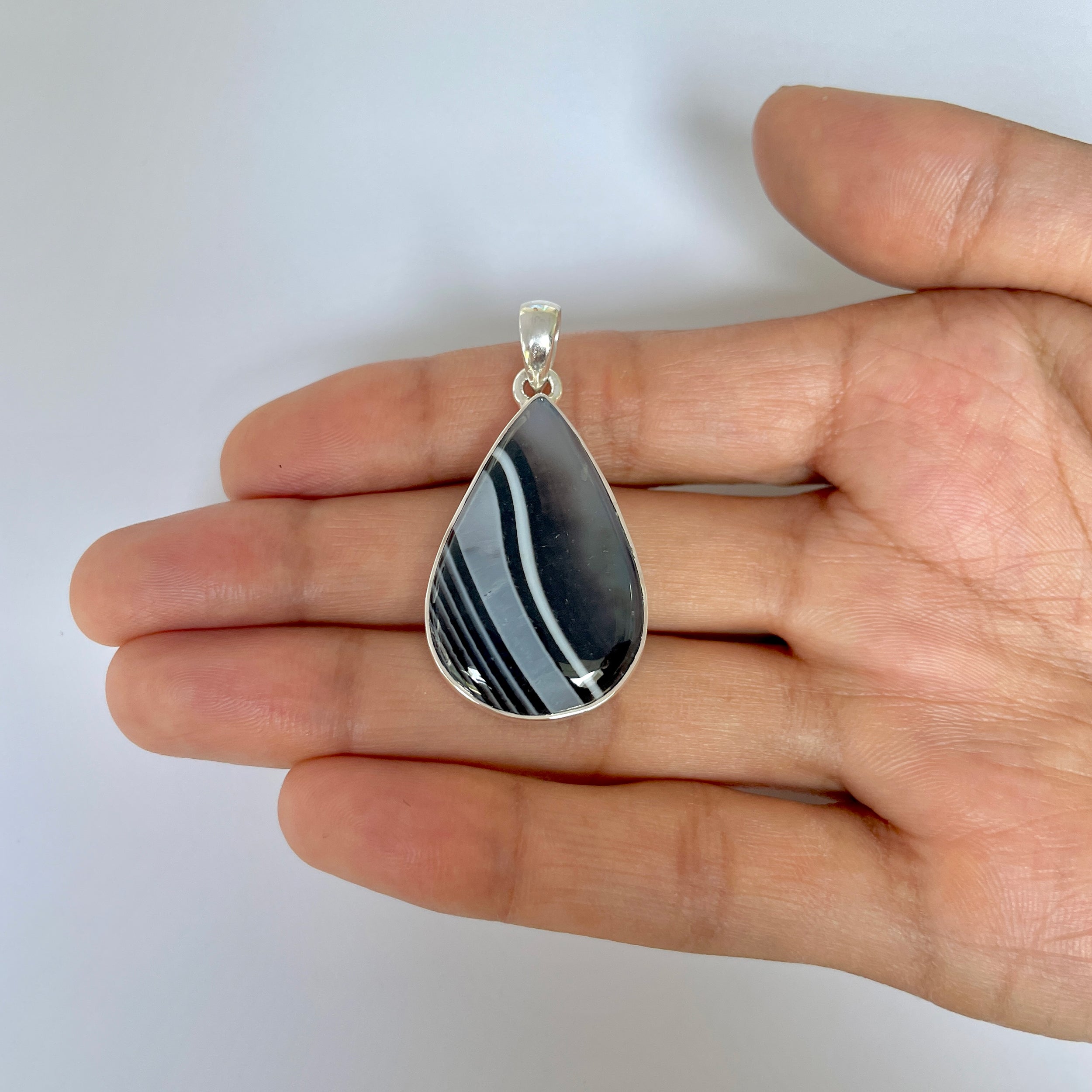 Banded Agate Pendant-(BAG-1-35)