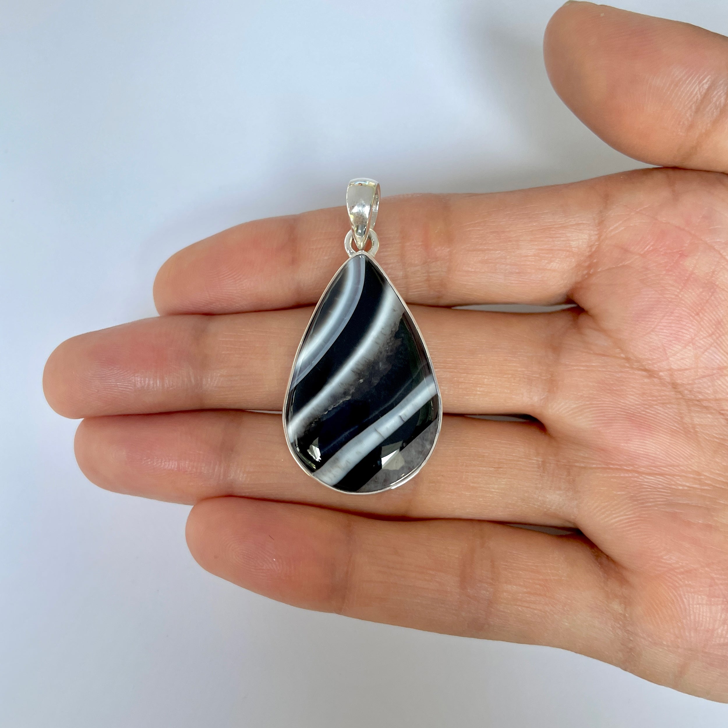 Banded Agate Pendant-(BAG-1-40)