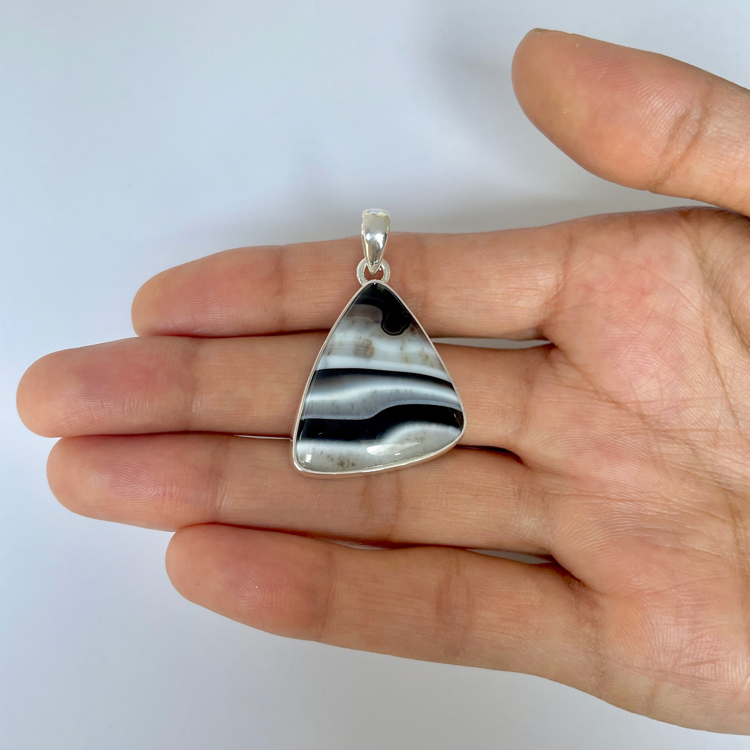Banded Agate Pendant-(BAG-1-41)