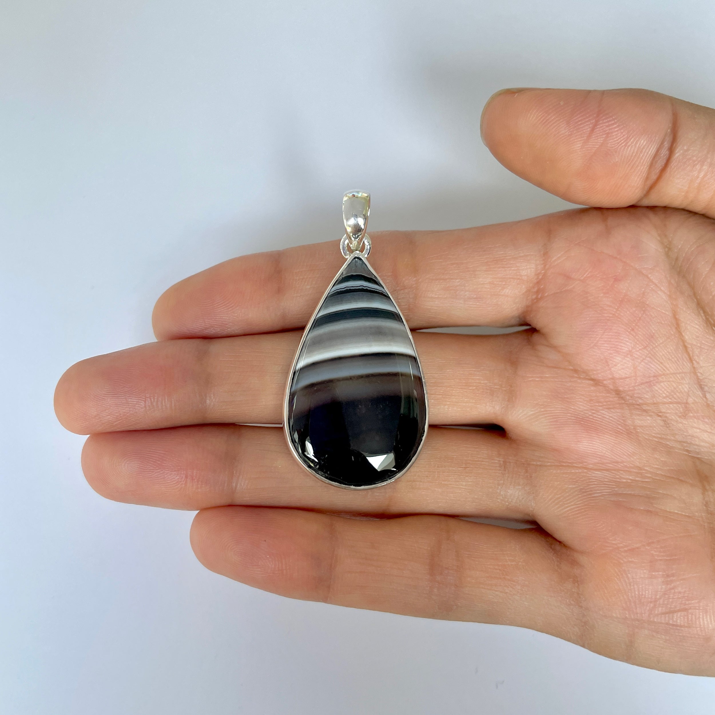Banded Agate Pendant-(BAG-1-42)