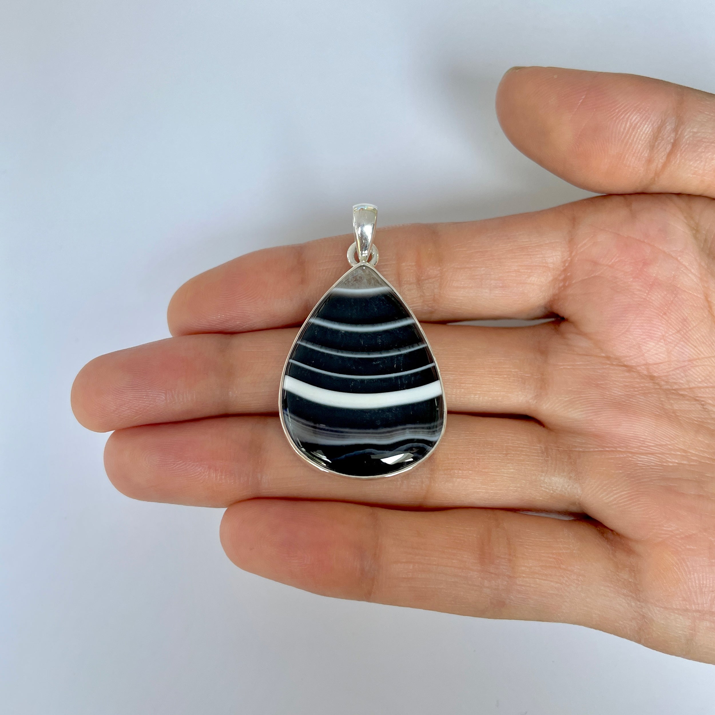 Banded Agate Pendant-(BAG-1-43)