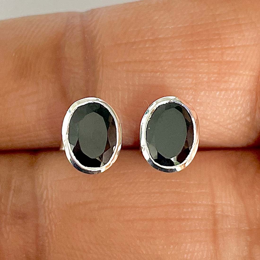 Black Tourmaline Stud Earring-(BLS-RDE-1370)
