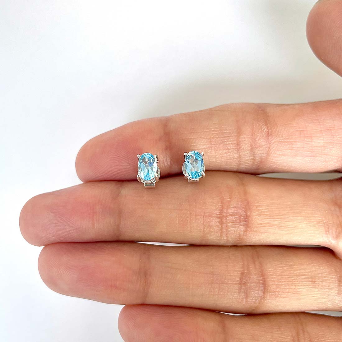 Blue Topaz Stud Earring-(BTZ-RDE-1154)