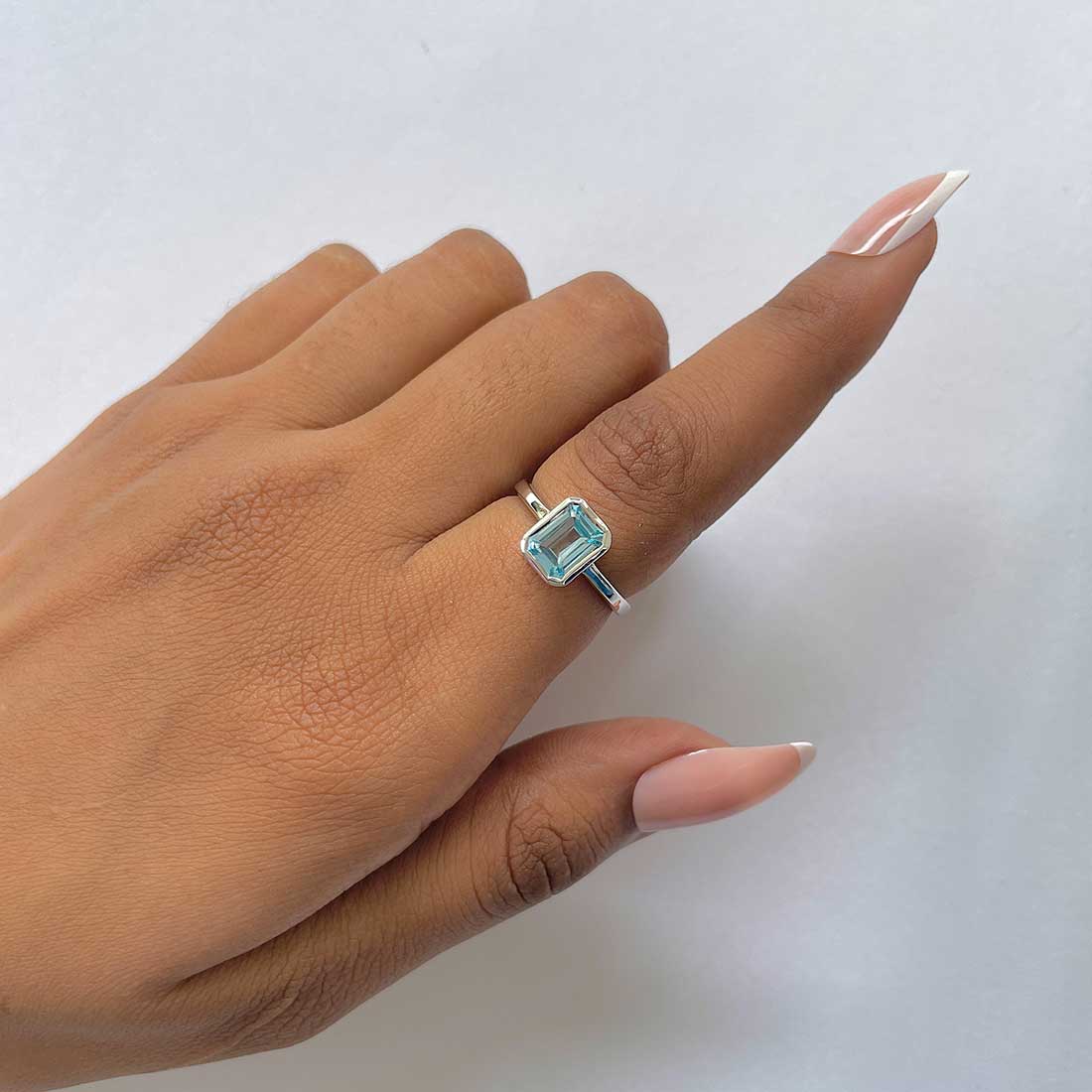 Blue Topaz Ring-(BTZ-RDR-246.)