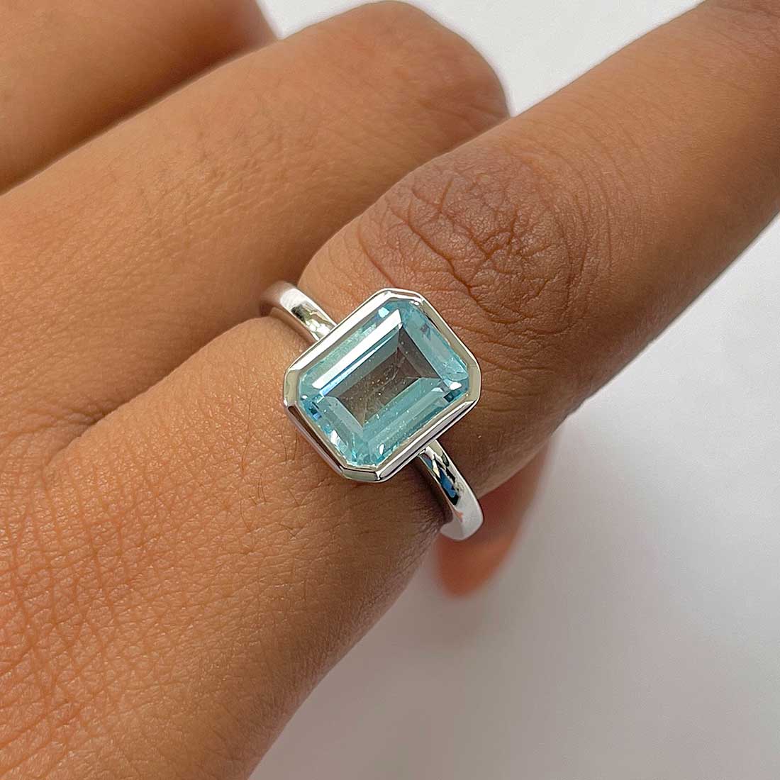 Blue Topaz Ring-(BTZ-RDR-250.)