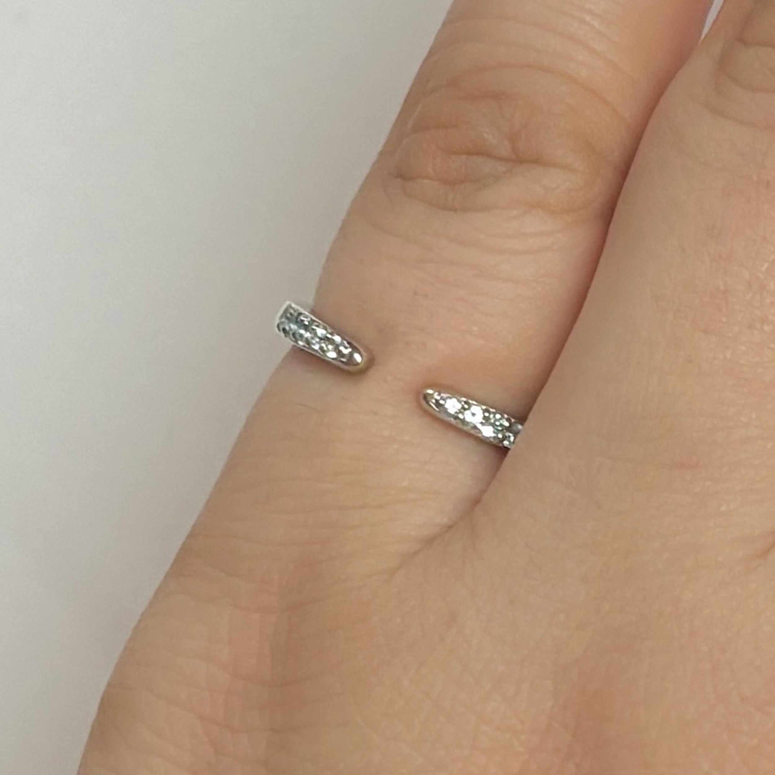 Blue Topaz Ring-(BTZ-RR-325.)