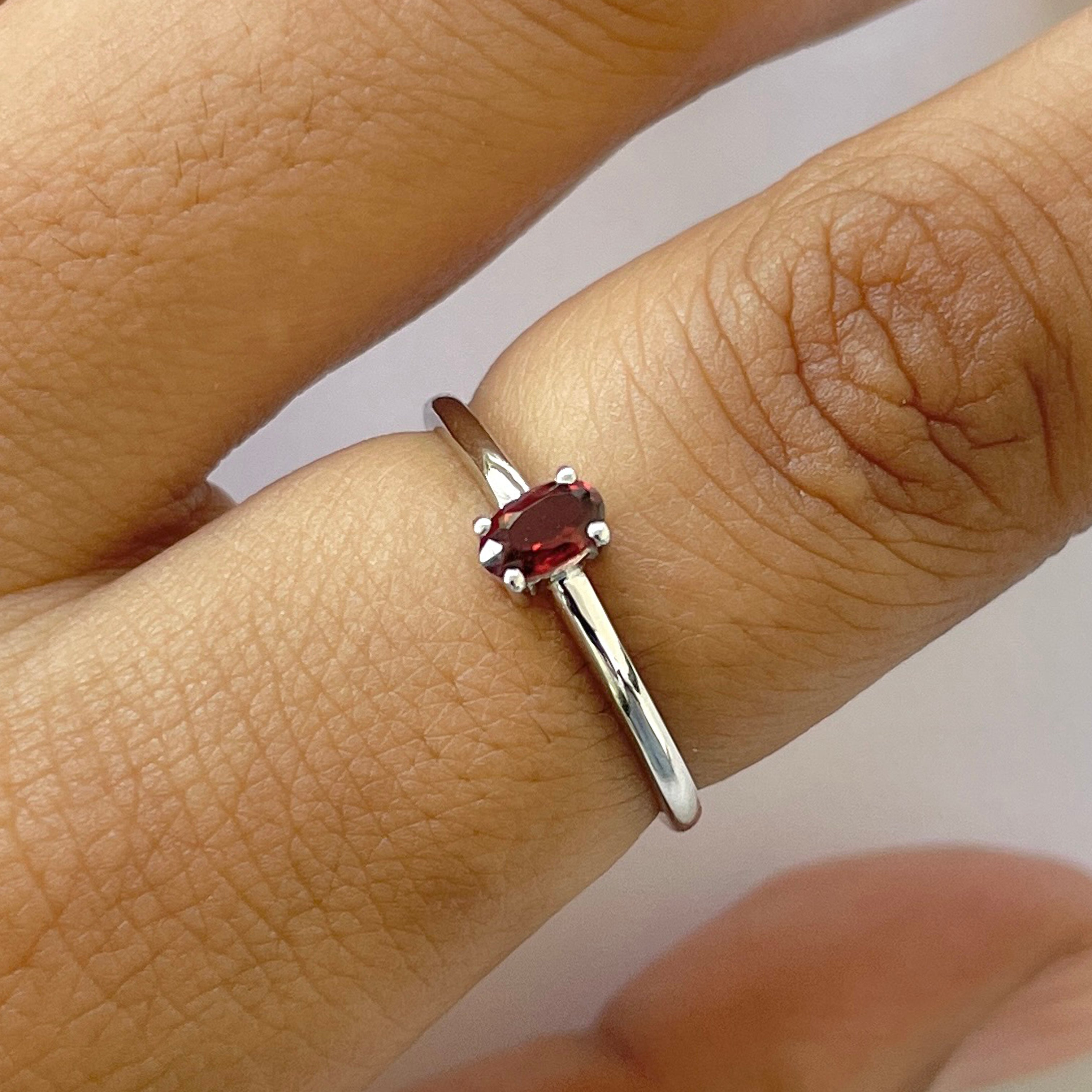 Garnet Ring-(GAR-RDR-2459.)