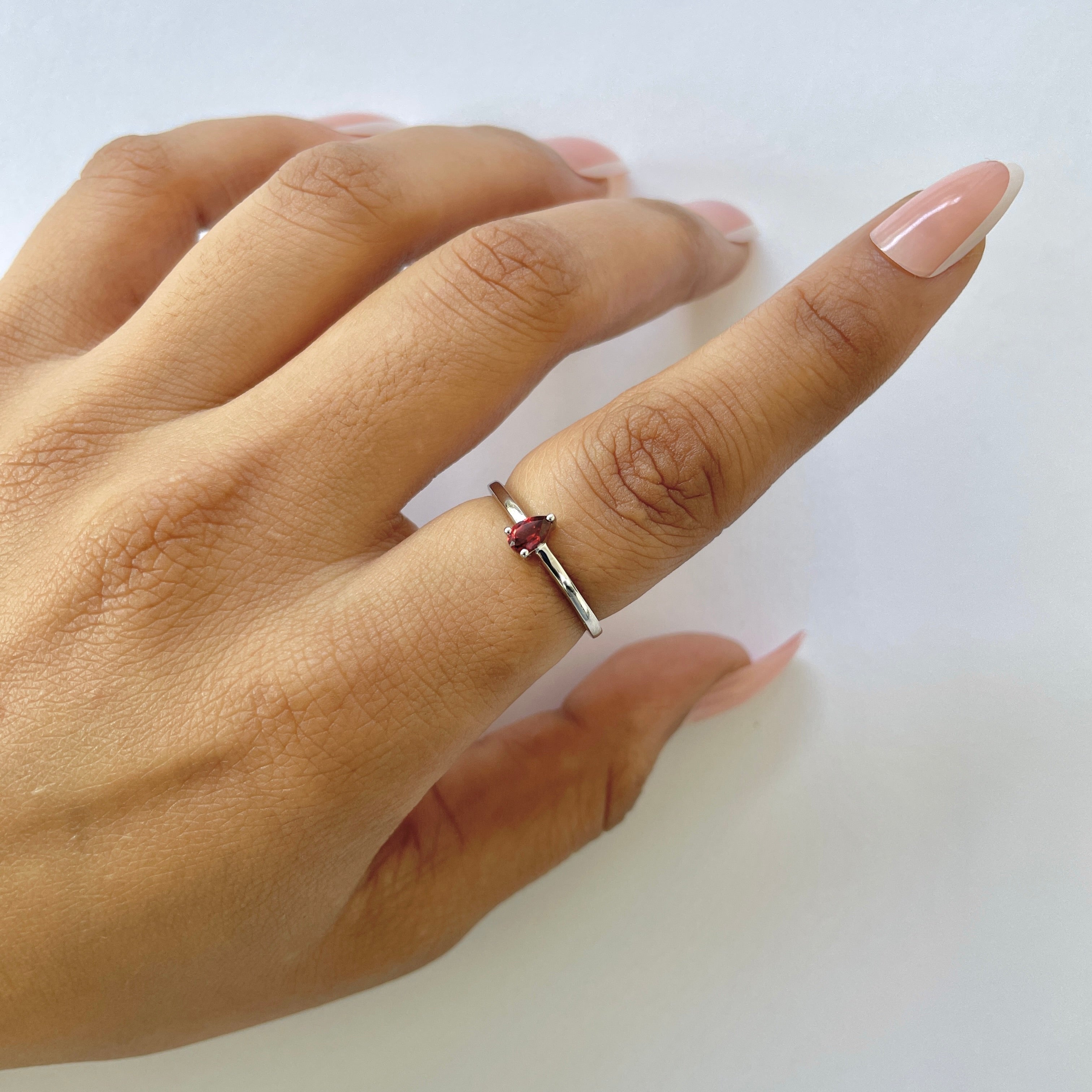 Garnet Ring-(GAR-RDR-2530.)