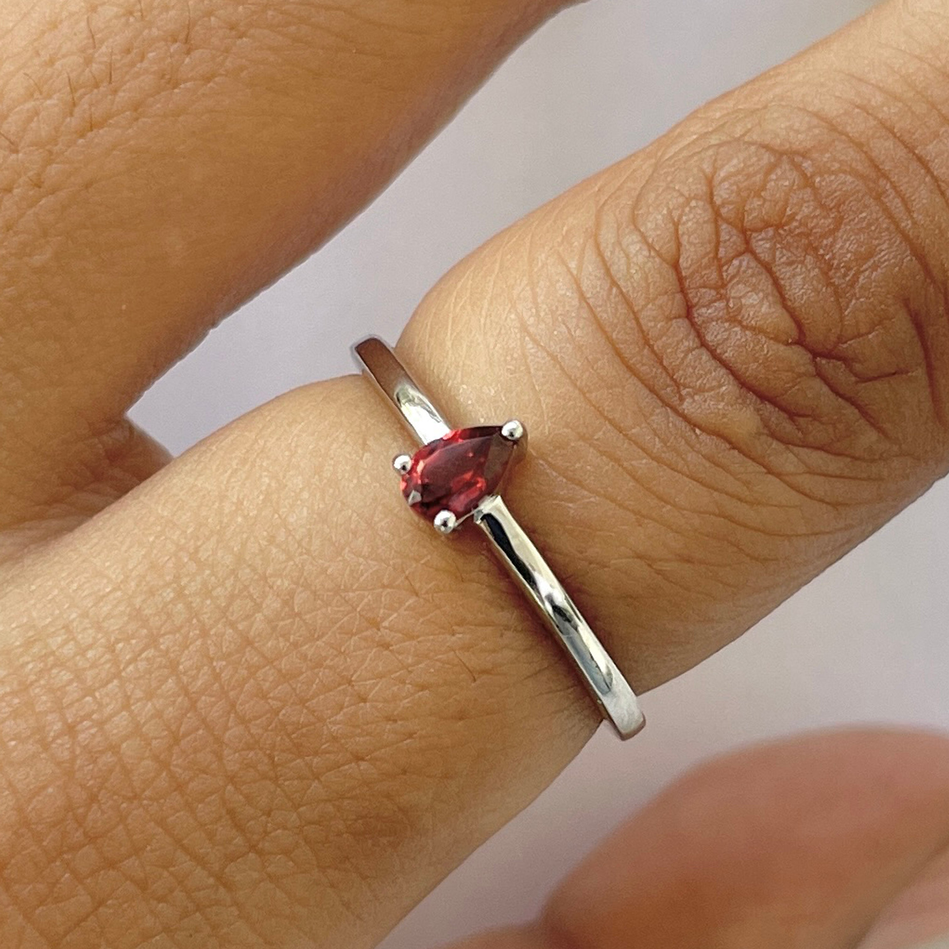 Garnet Ring-(GAR-RDR-2530.)