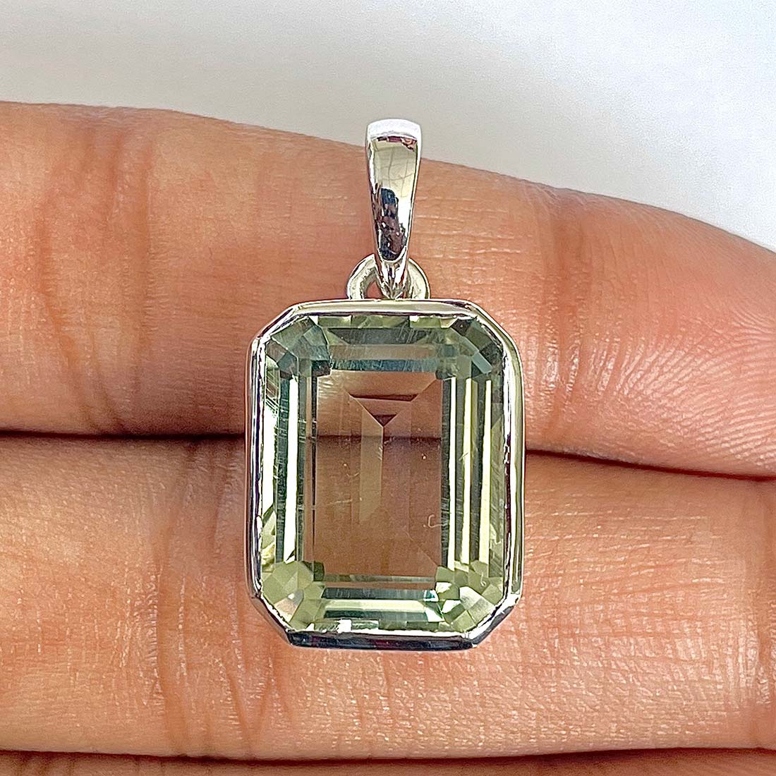 Green Amethyst Pendant-(GRA-RDP-461)