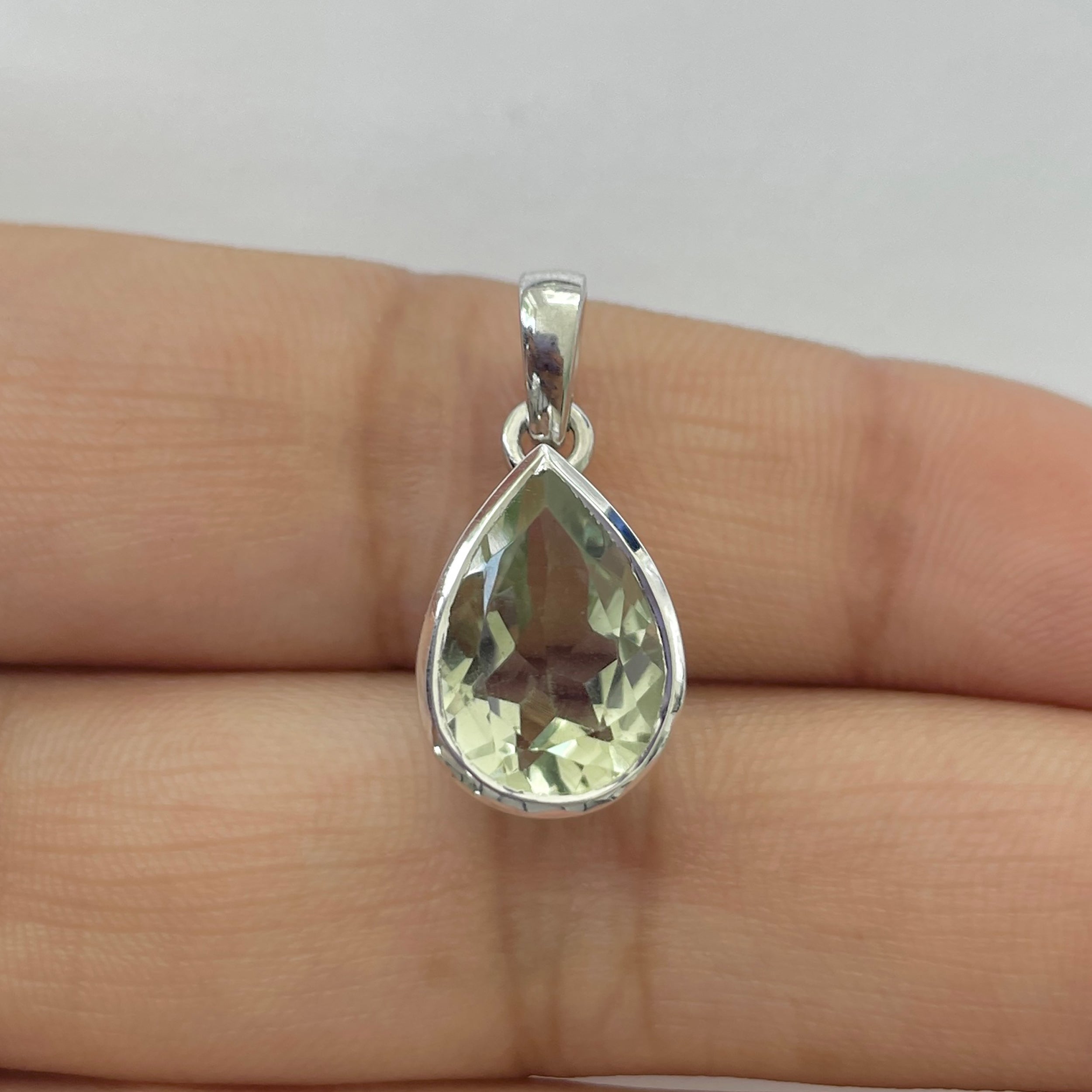 Green Amethyst Pendant-(GRA-RDP-470)