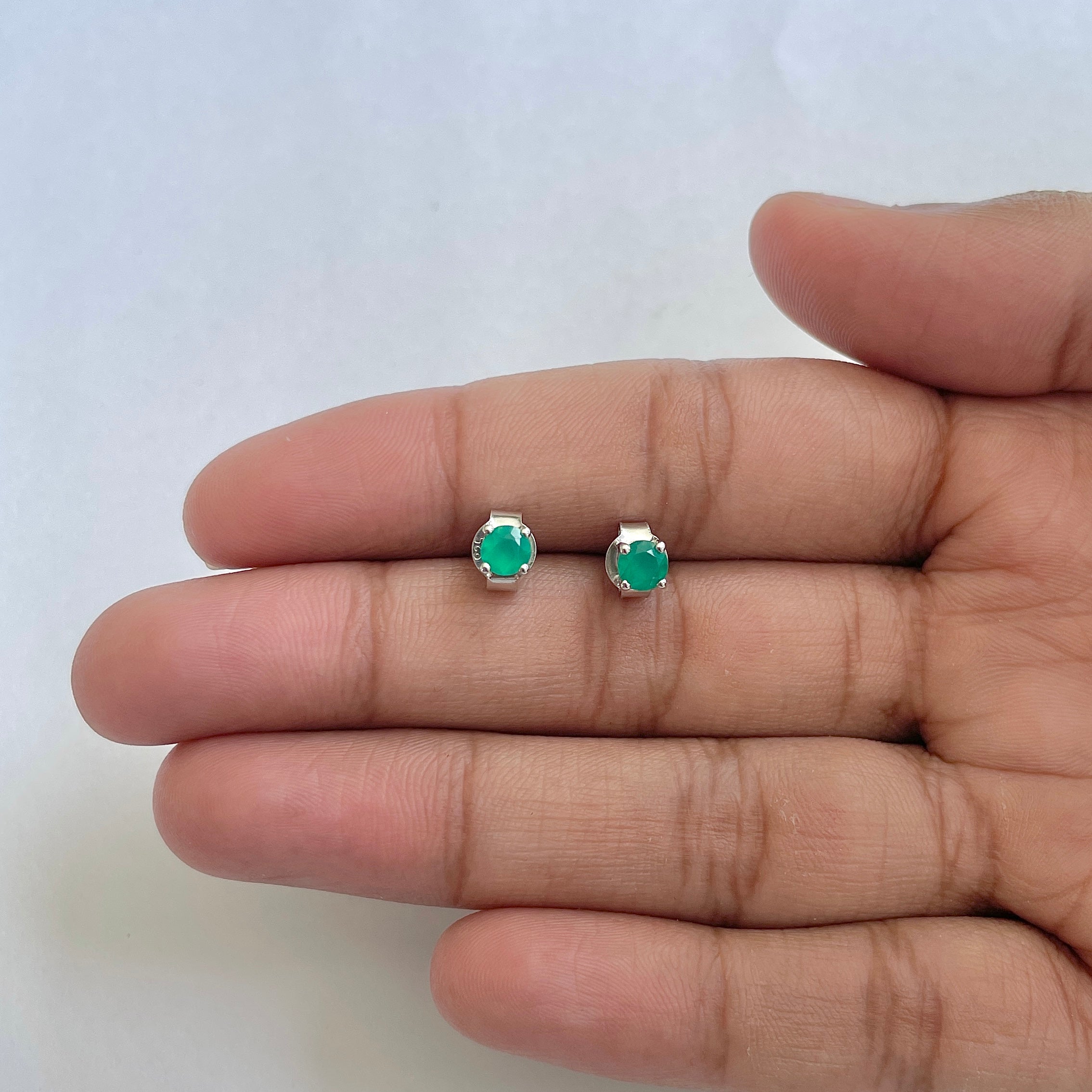 Green Onyx Stud Earring-(GRO-RDE-1023)