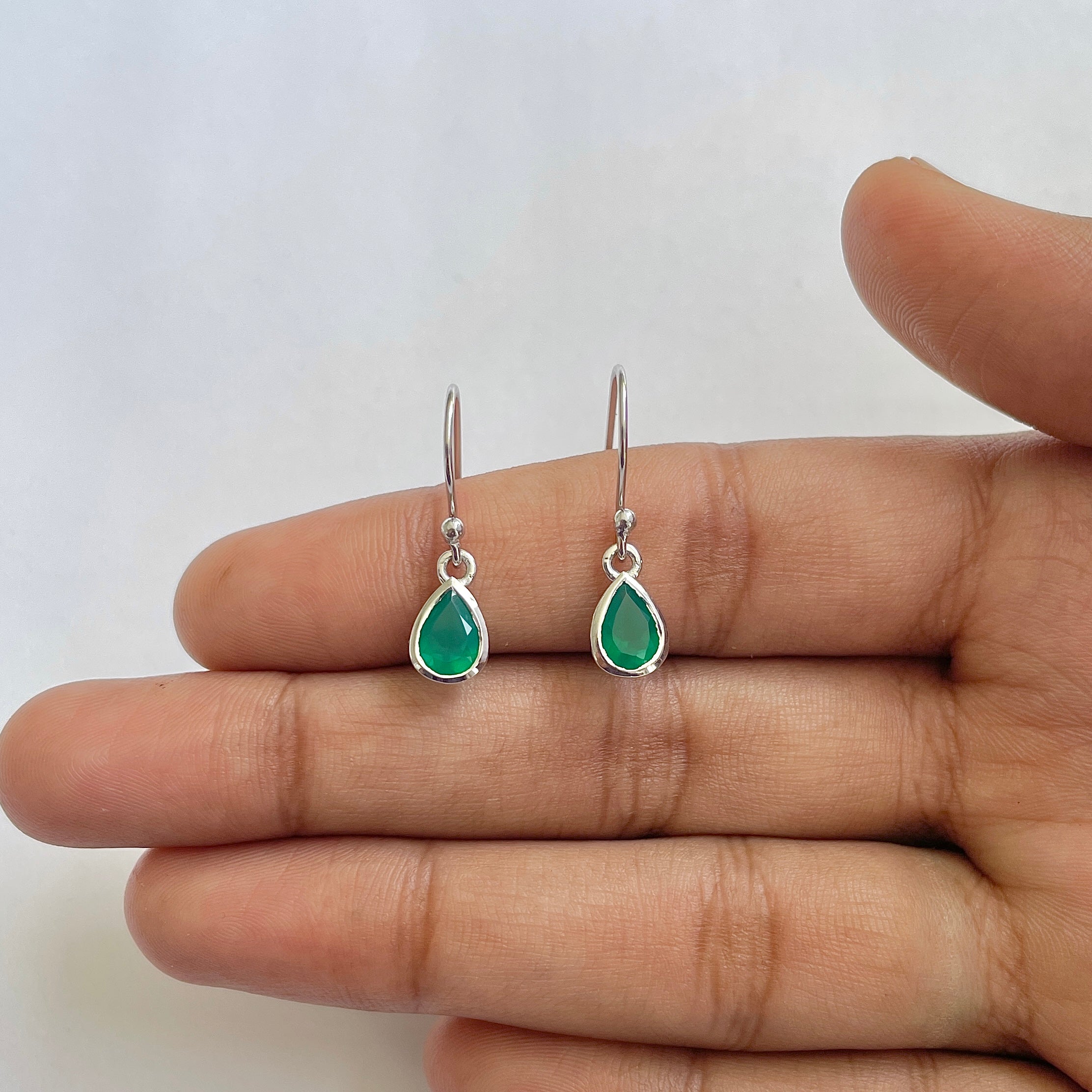 Green Onyx Earring-(GRO-RDE-1317)