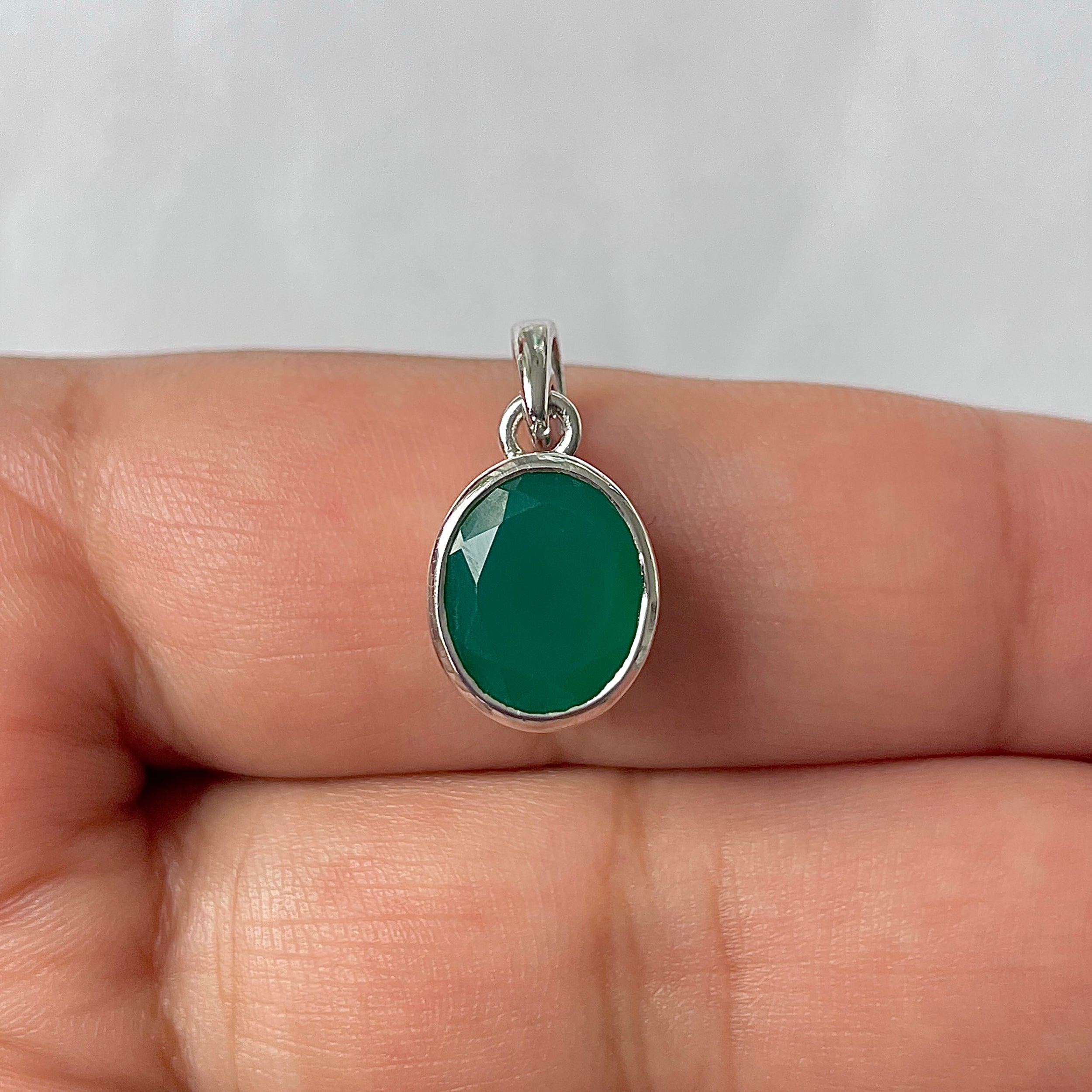 Green Onyx Pendant-(GRO-RDP-466)