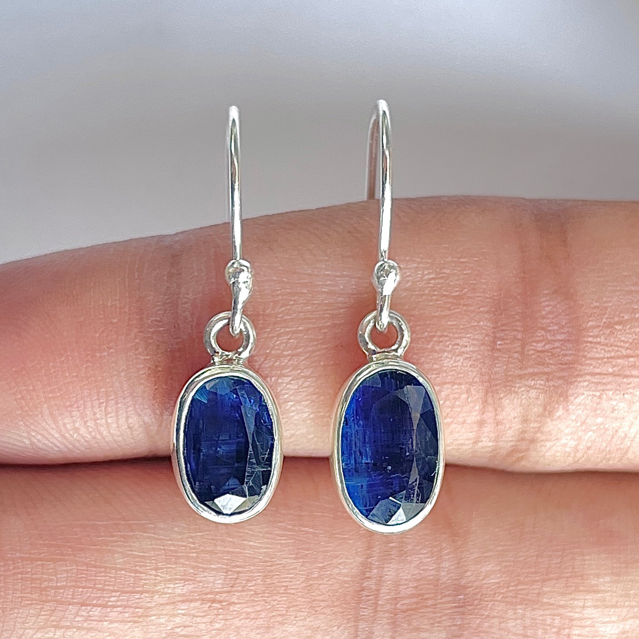 Kyanite Earring-(KYN-3-1)