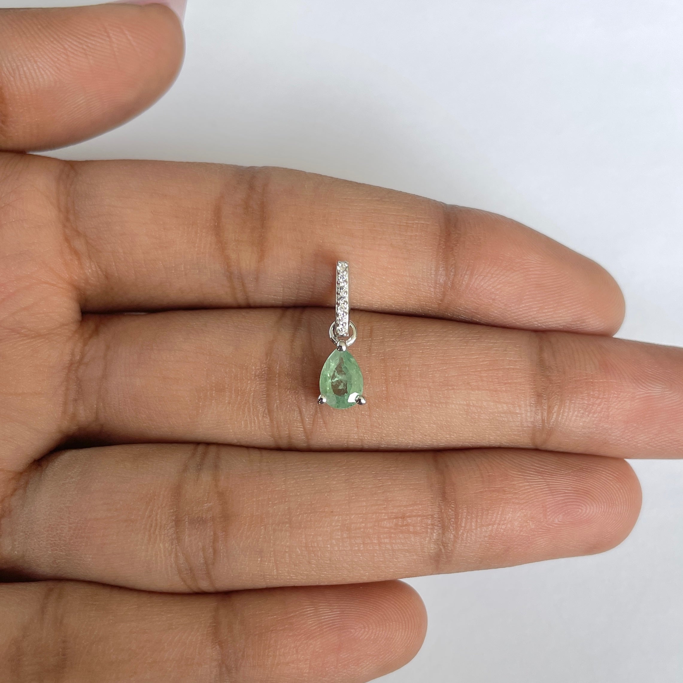 Kyanite Green Pendant-(KYN-RDP-1165-G)