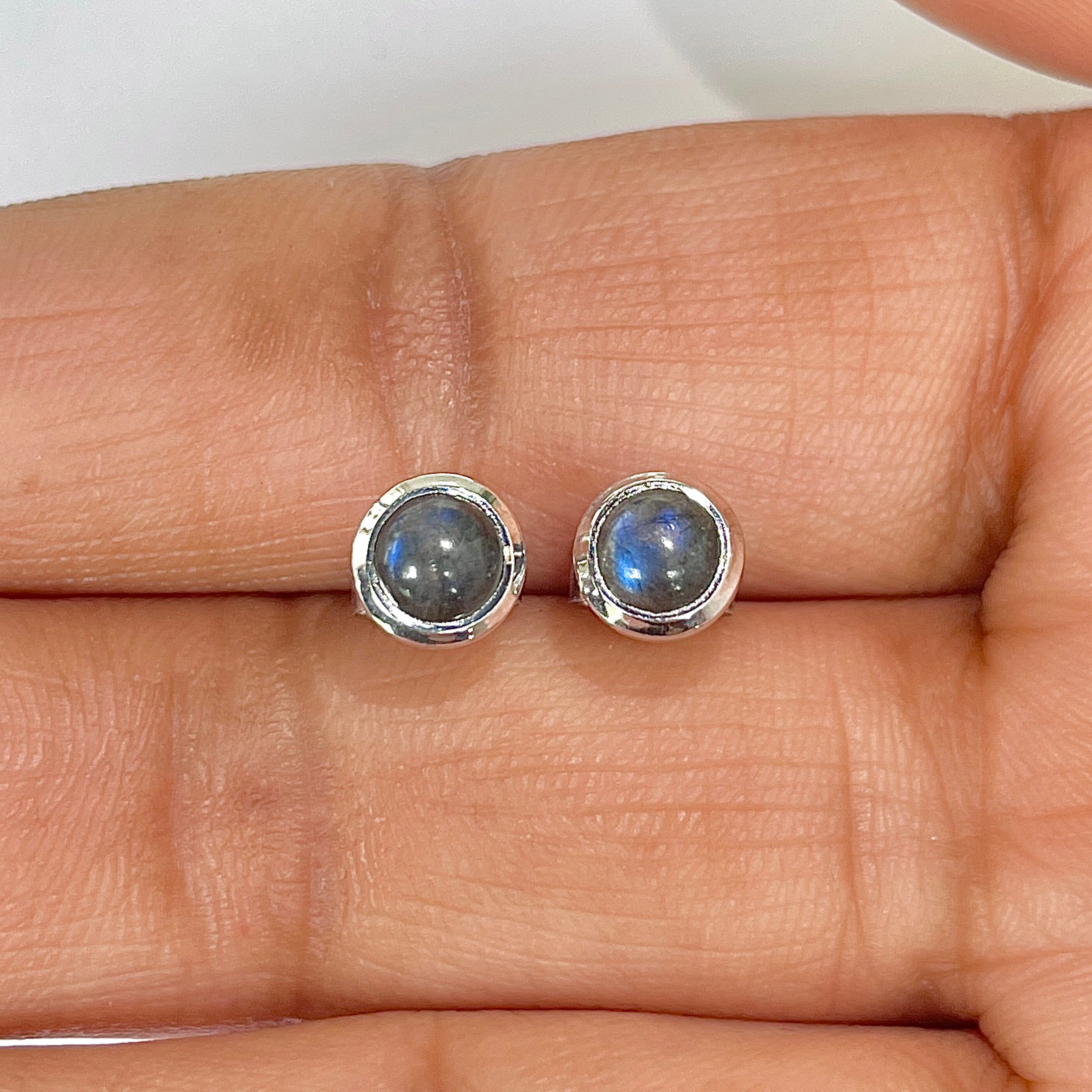 Labradorite Stud Earring-(LBD-RDE-993)