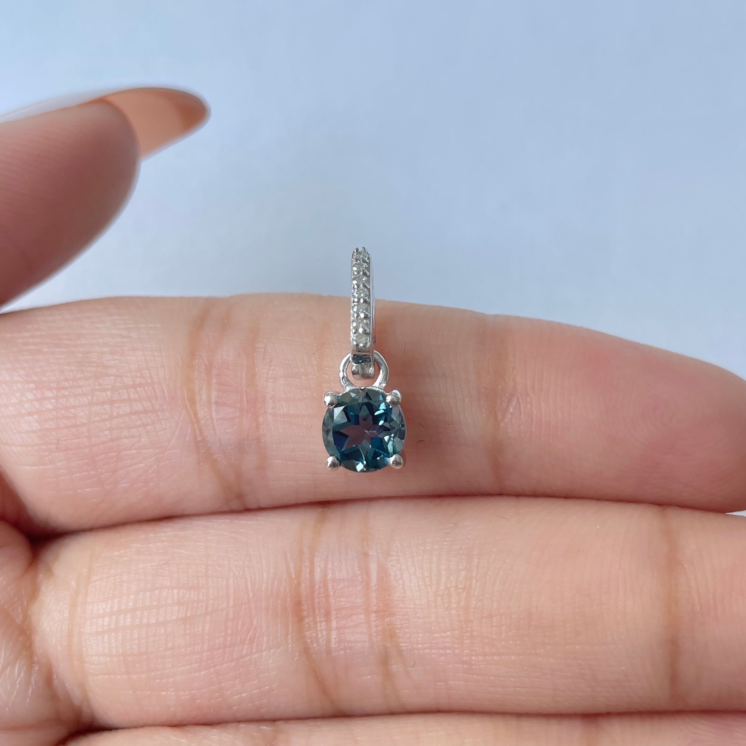 London Blue Topaz Pendant-(LBTZ-RDP-549)