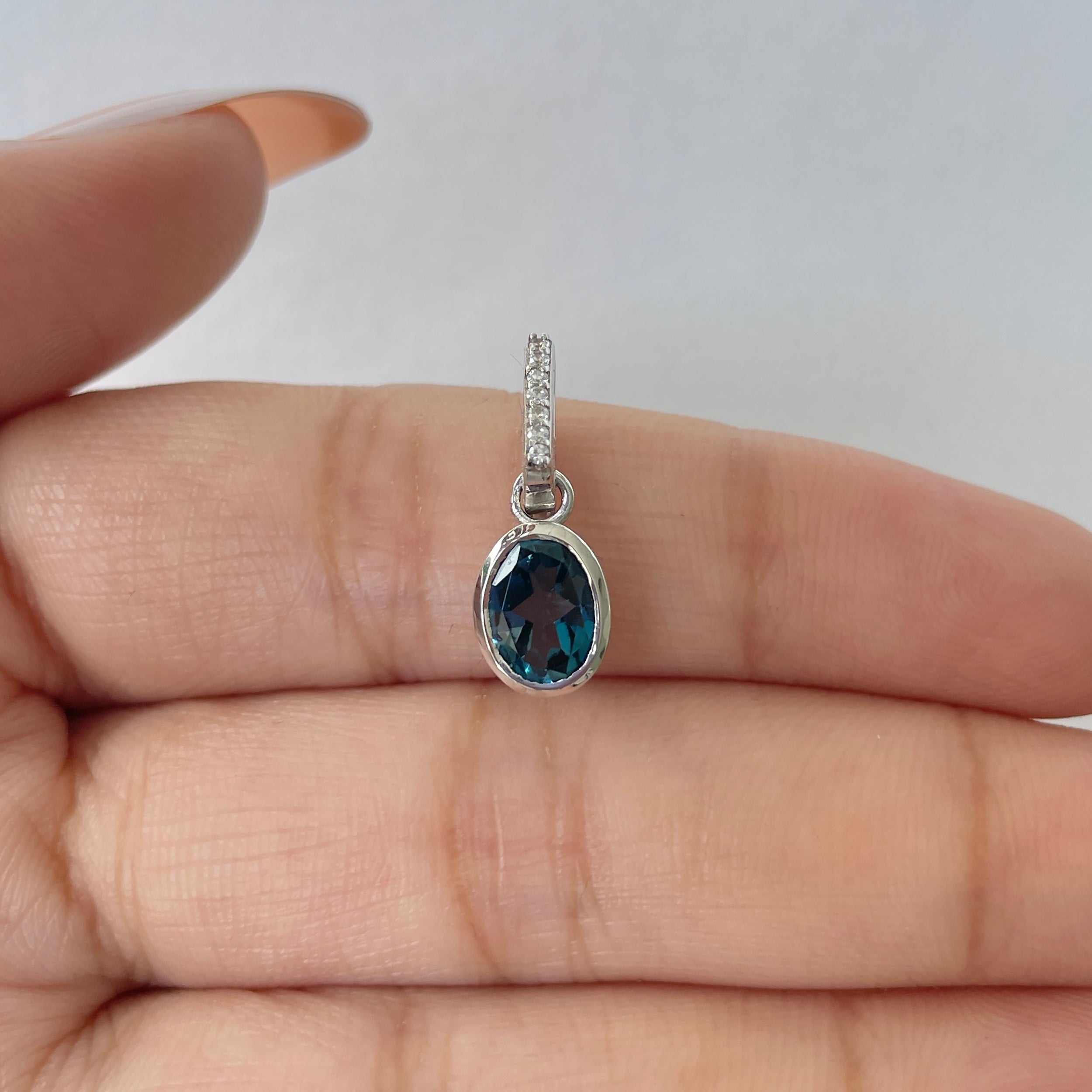 London Blue Topaz Pendant-(LBTZ-RDP-792)