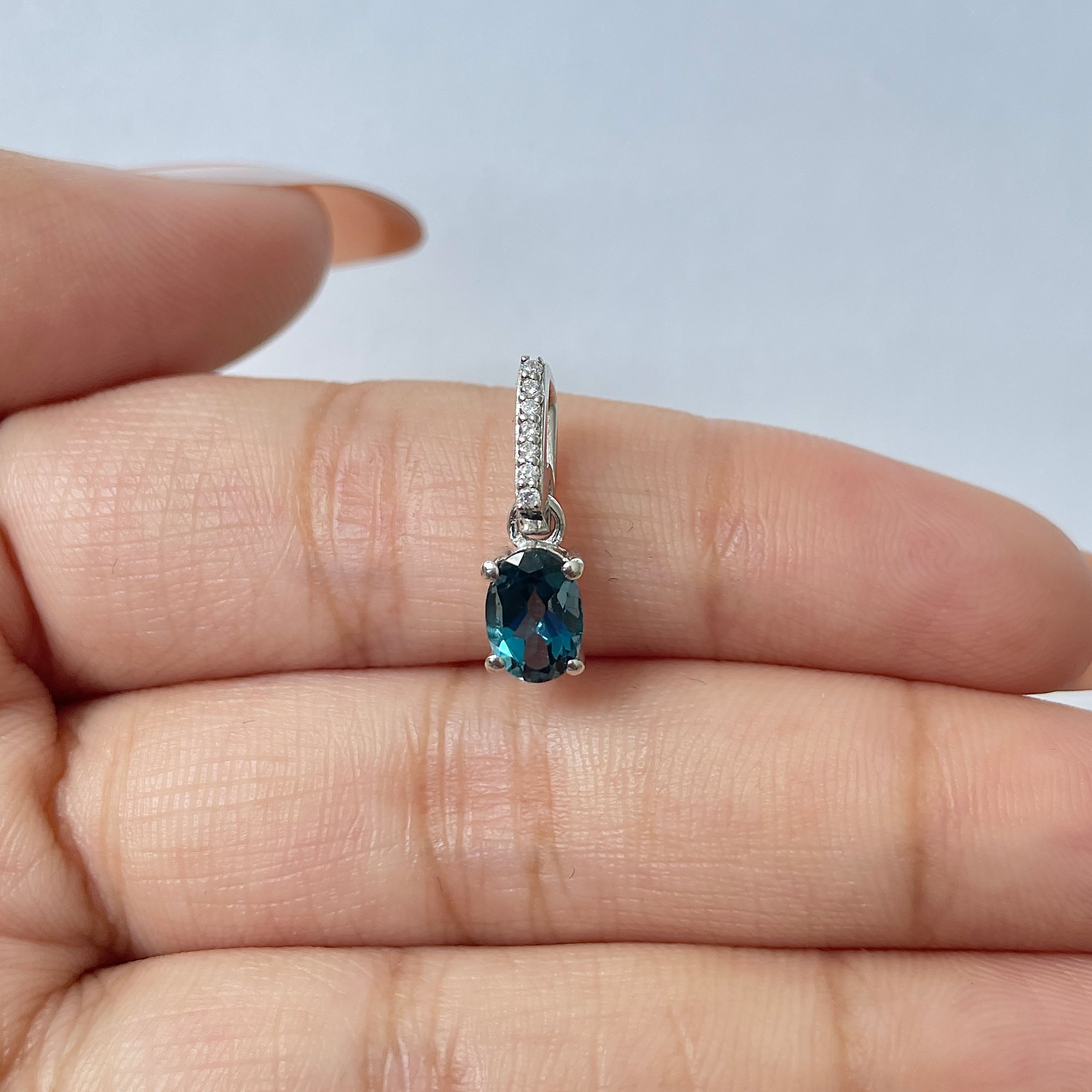 London Blue Topaz Pendant-(LBTZ-RDP-915)